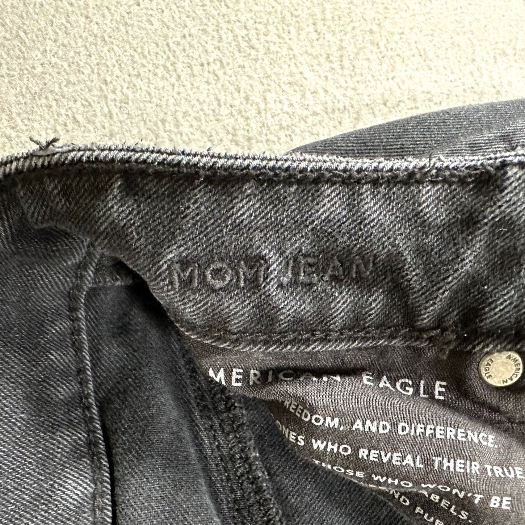 American Eagle Outfitters American Eagle Jeans Womens Gray Mom Jean Comfort Stretch Waistband Mid Rise 0 Size 25" / US 0 / IT 36 - 6 Thumbnail