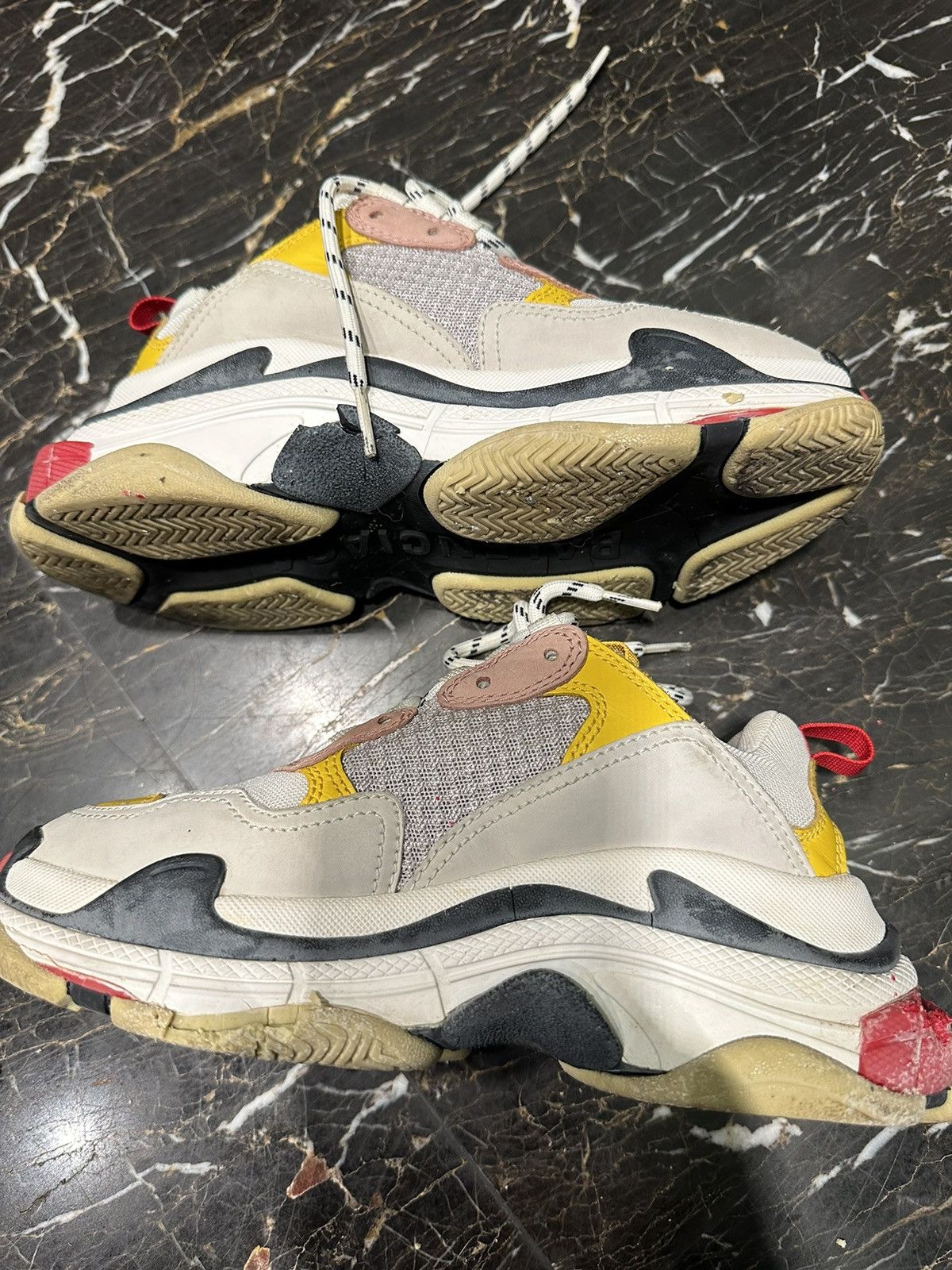 Balenciaga Balenciaga triple s sneaker Size US 6 / IT 36 - 1 Thumbnail