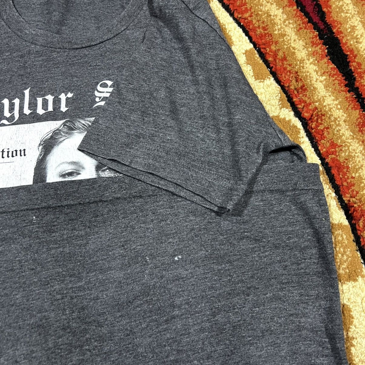 Band Tees Vintage Taylor Swift Stadium Tour T Shirt Size US S / EU 44-46 / 1 - 9 Thumbnail