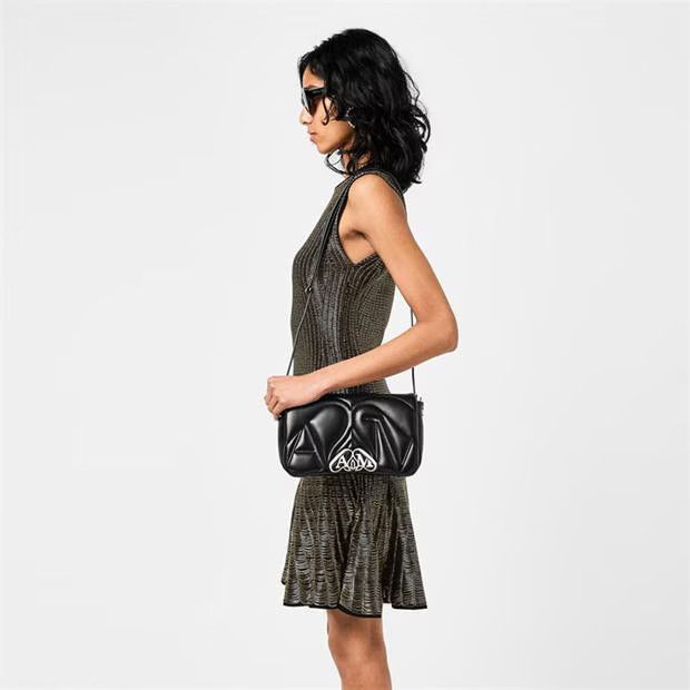 Alexander McQueen o1g2r1mq0824 Size: OS / The Seal Small Bag in Black Size ONE SIZE - 2 Thumbnail