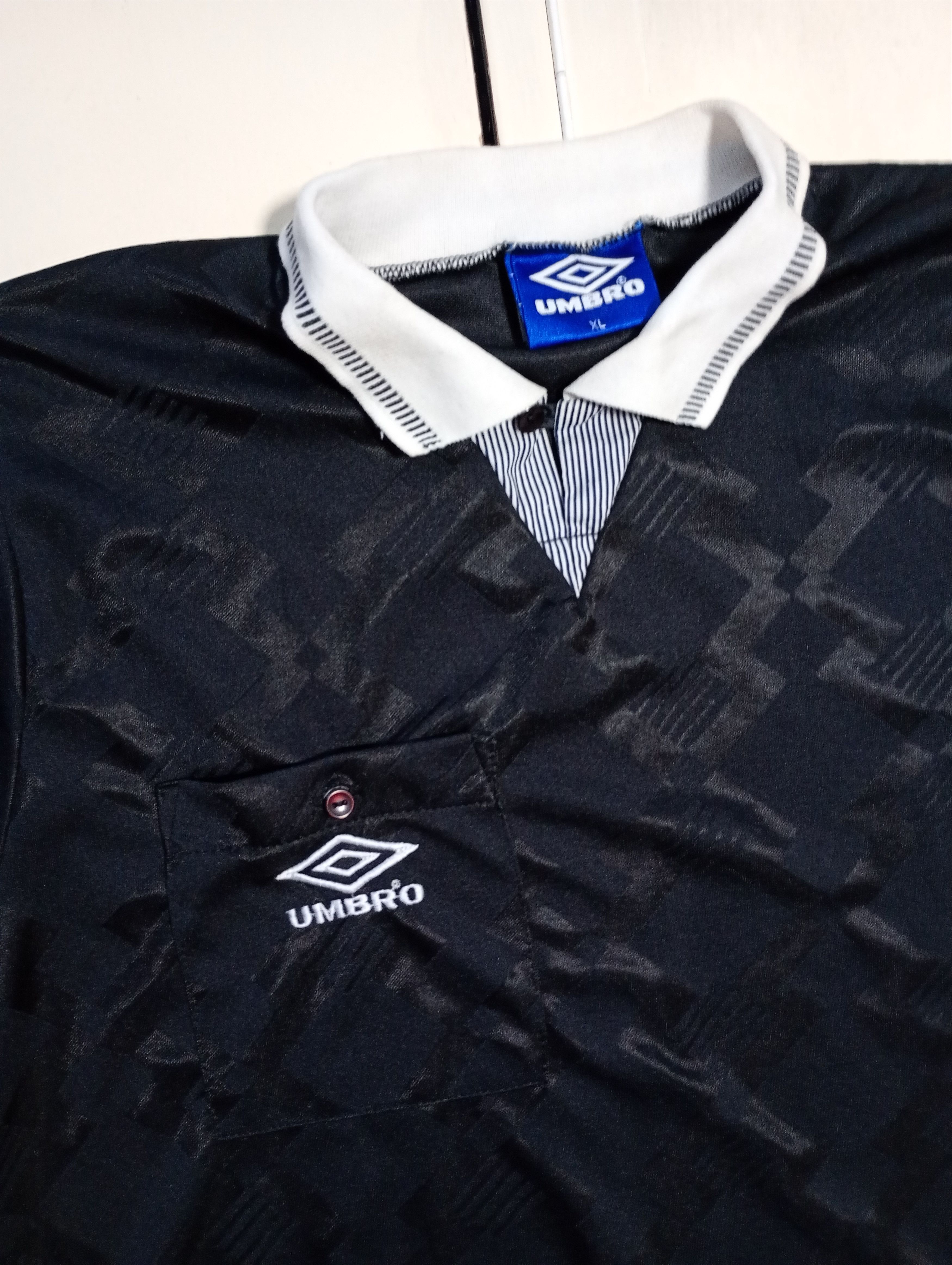Umbro Umbro Referee Jersey 1990-1992 Size US XL / EU 56 / 4 - 7 Thumbnail