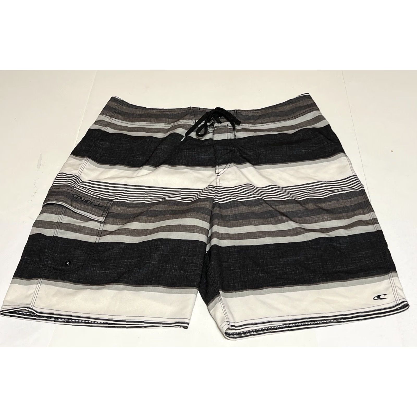 O'Neill O'Neill Board Shorts Men's Size 38 Gray White Striped Cargo Pocket Swim Unlined Polyester Blend Microfiber 90s Lifeguard Beach Athletic Size US 38 / EU 54 - 2 Thumbnail