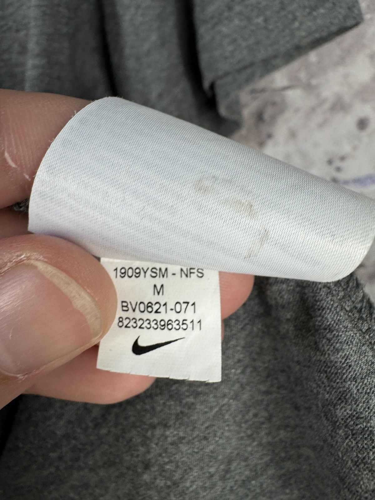 Nike Men’s Nike Swoosh T-Shirt Gray Red Streetwear Size Medium Size US M / EU 48-50 / 2 - 10 Thumbnail
