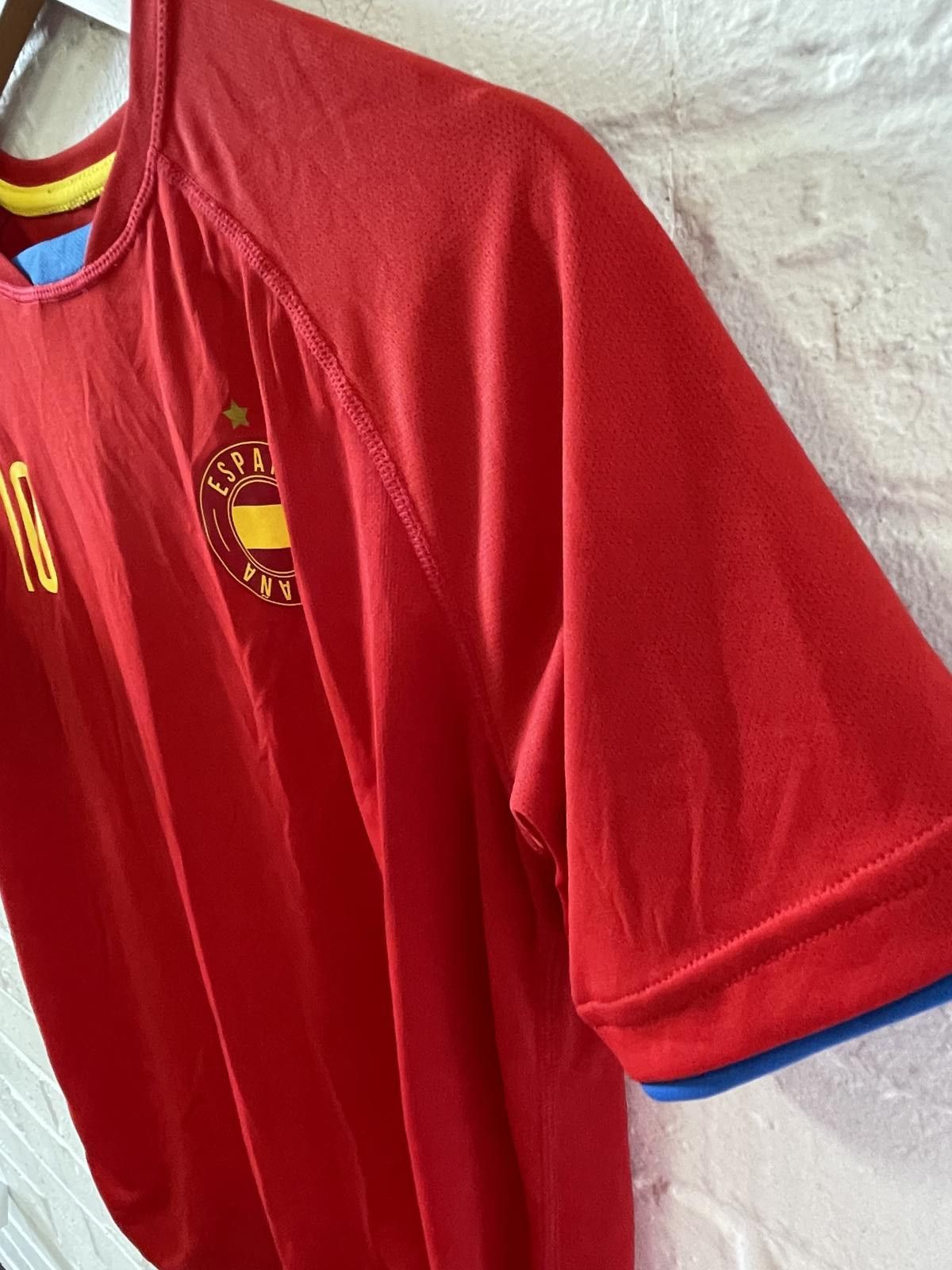 H&M Men's Spain National Soccer Jersey Number 10 Size US M / EU 48-50 / 2 - 4 Thumbnail