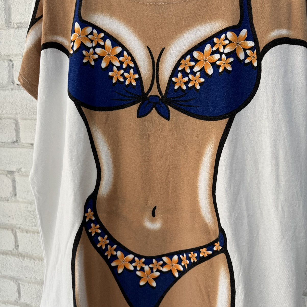 Vintage Vintage Bikini Tee Size US XL / EU 56 / 4 - 3 Thumbnail