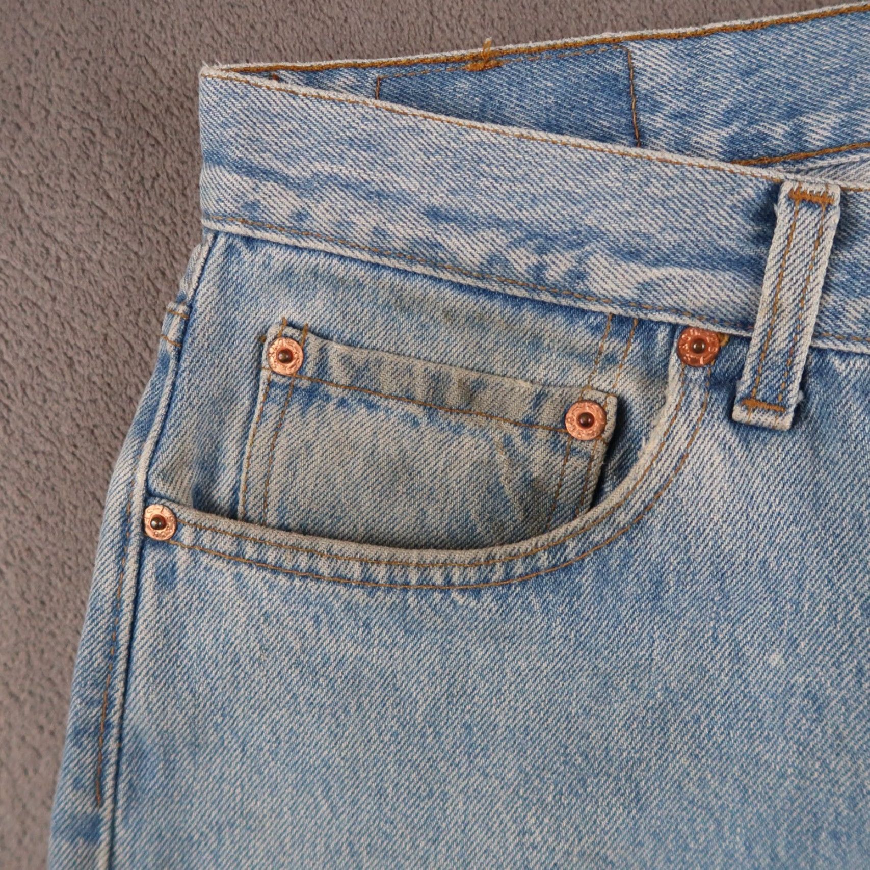 Levi's VINTAGE Levi's 501 Jeans 36x32 (33x30.5) Blue Denim Mens USA - 5-Pocket Button Closure Distressed Regular Fit 90s 501 Series Size US 36 / EU 52 - 6 Thumbnail