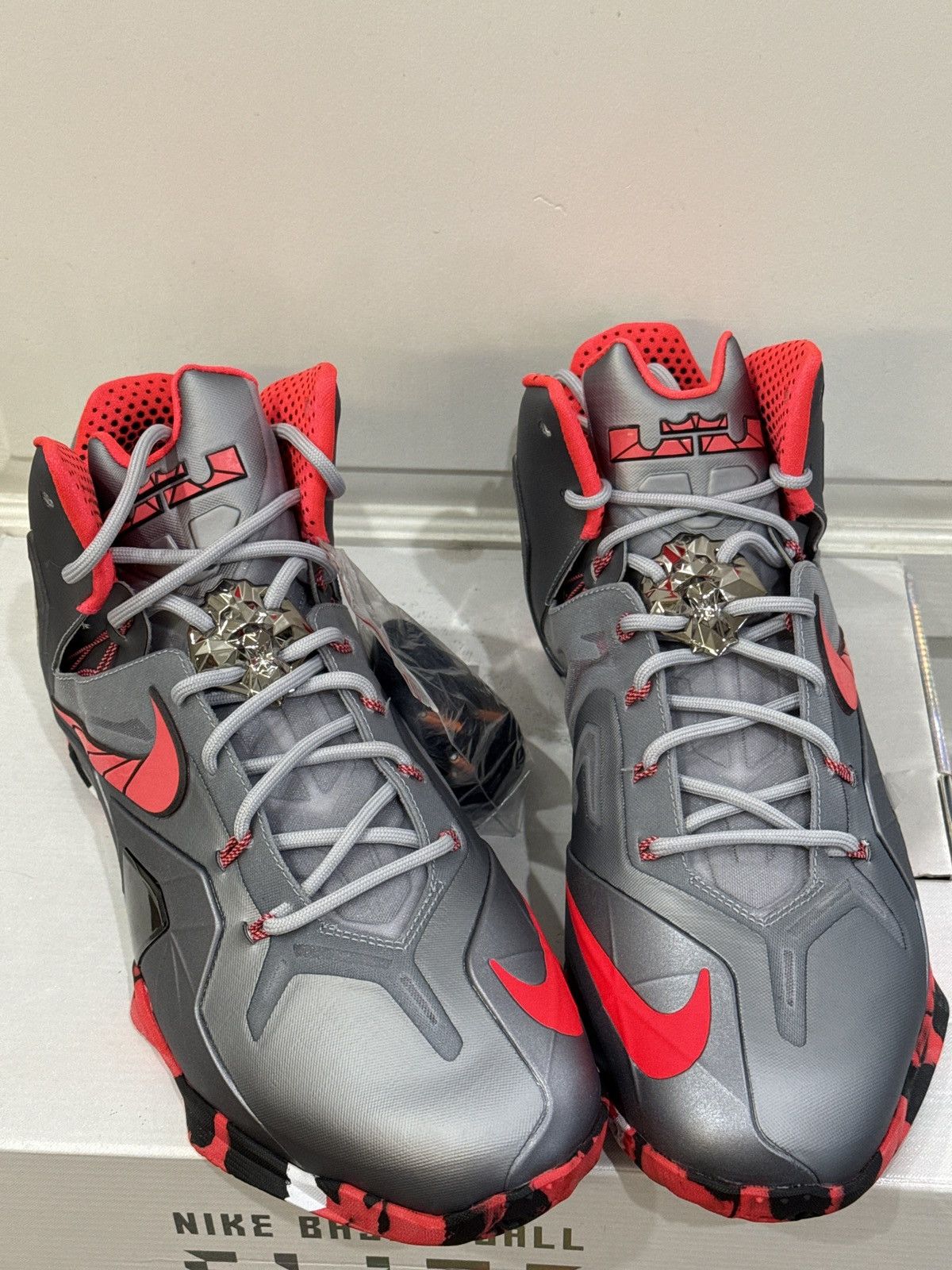 Nike LeBron 11 Elite Team Size US 13 / EU 46 - 1 Thumbnail