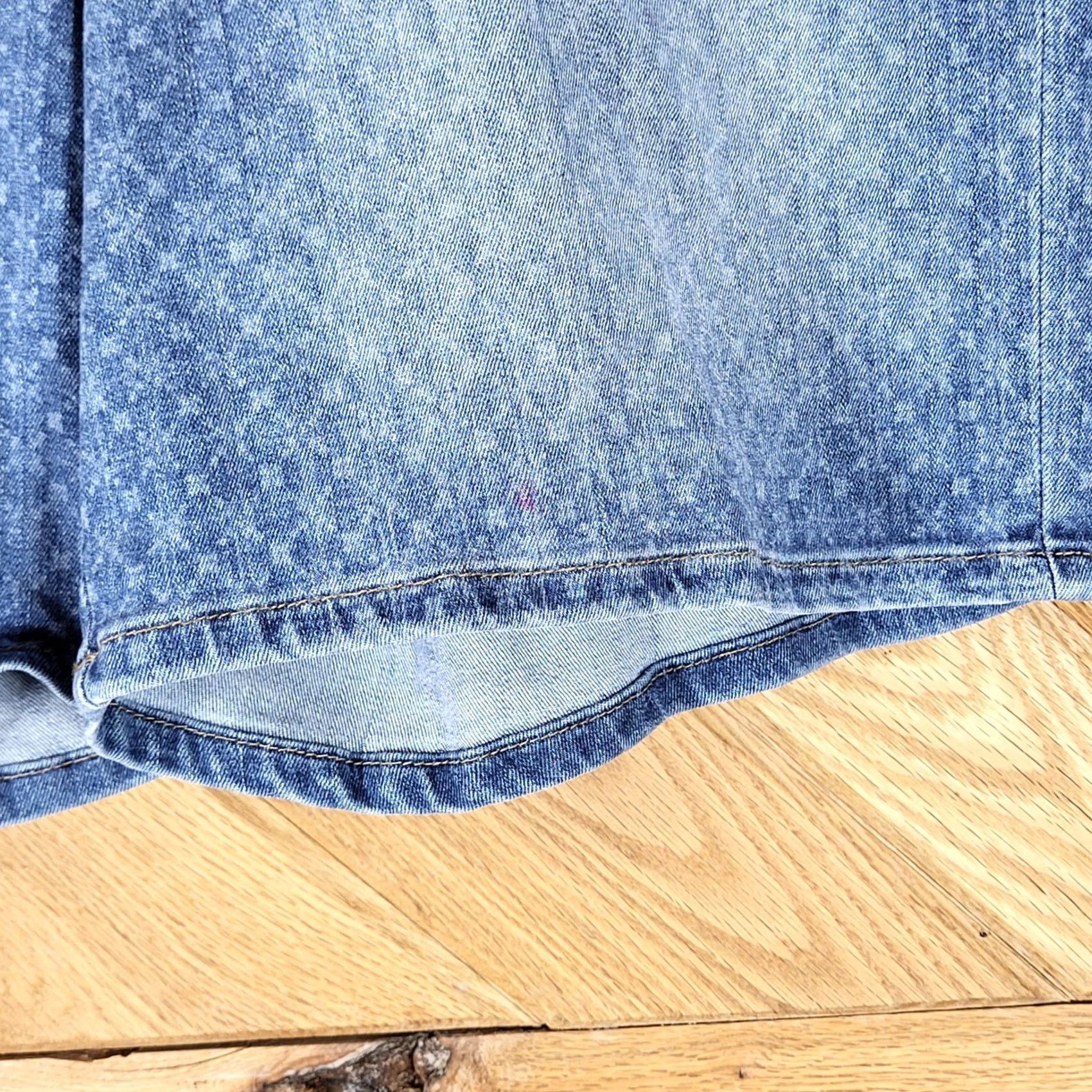 Chaps Chaps Denim Shorts Women 12 Bermuda Stretch Pockets Blue Star Print Medium Wash Casual Size 34" / US 12 / IT 48 - 7 Thumbnail