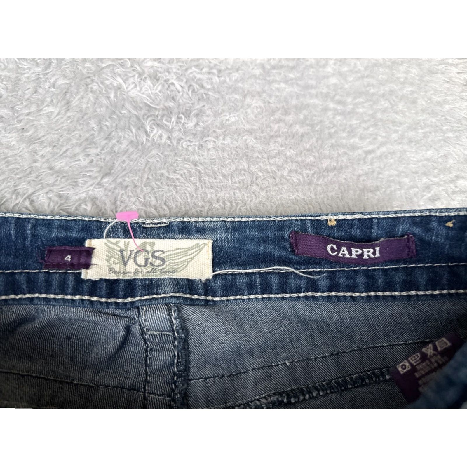 Vintage VGS Jeans Womens 4 Blue Denim Capri Embroidered Mid Rise Cotton Blend 28x19 Jeans Womens Casual Size 30" / US 8 / IT 44 - 6 Thumbnail