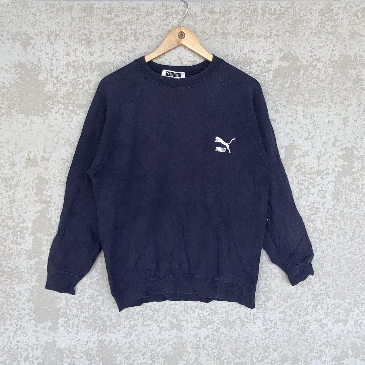 Other Vintage Puma Small Embroidered Crewneck Sweatshirt NavyBlue Size US M / EU 48-50 / 2 - 1 Thumbnail