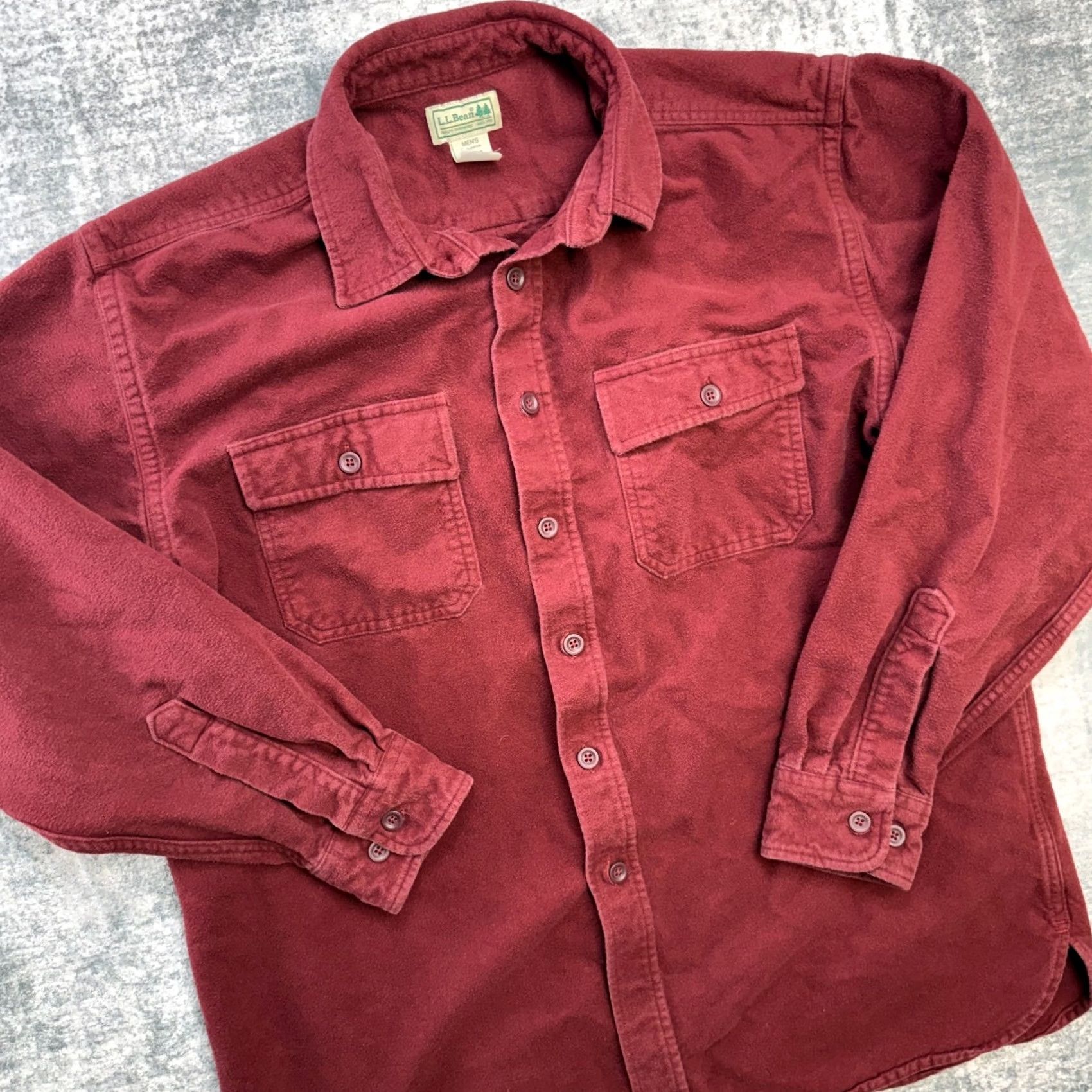 Vintage LL Bean Chamois Cloth Shirt Mens Large Deep Red Heavy Cotton Flannel Work Chore Shirt Size US L / EU 52-54 / 3 - 2 Thumbnail