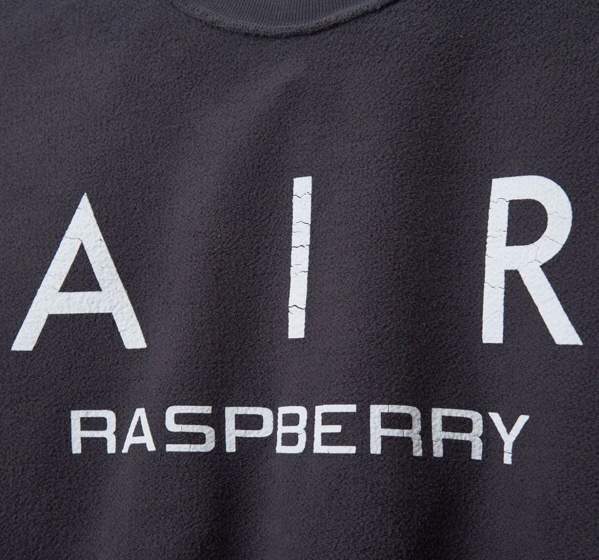 The GV Gallery GV Gallery Air Raspberry Crewneck Size Medium Size US M / EU 48-50 / 2 - 10 Thumbnail