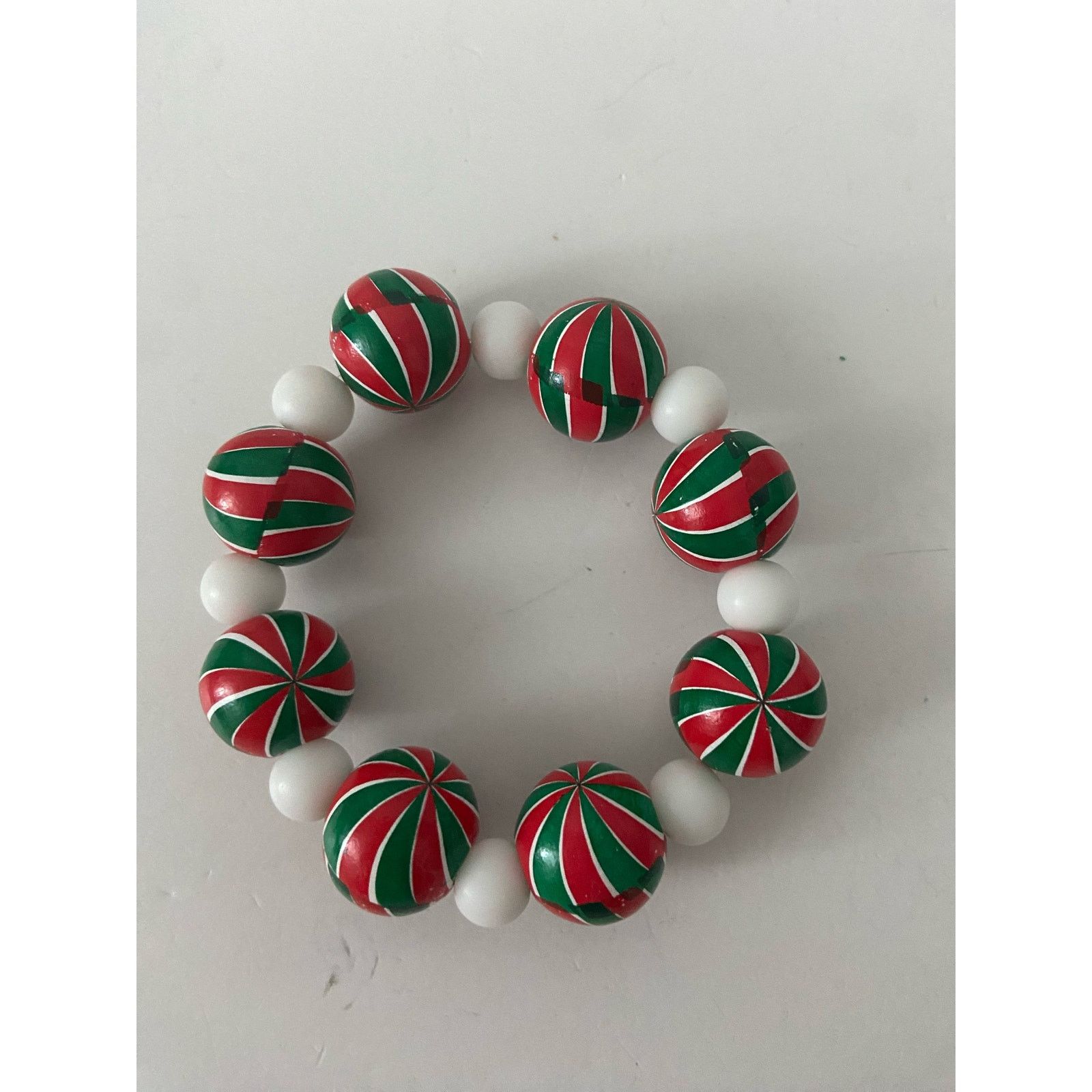 Handmade Holiday peppermint bead bracelet Size ONE SIZE - 3 Thumbnail