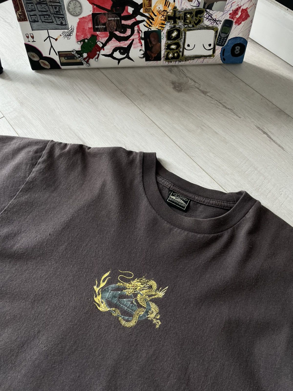 Quiksilver Vintage 1990's Quiksilver Gold Dragon T-Shirt Brown Surfwear Size US L / EU 52-54 / 3 - 5 Thumbnail