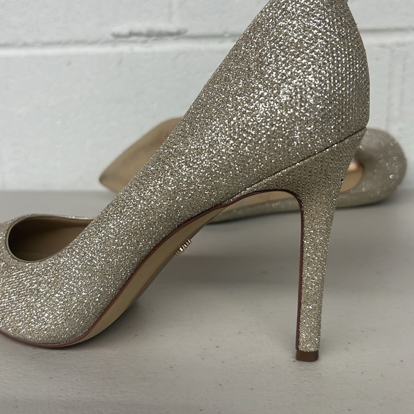 Sam Edelman Sam edelman sz8.5 gold glitter heels pointed toe Danna pump Size US 8.5 / IT 38.5 - 5 Thumbnail