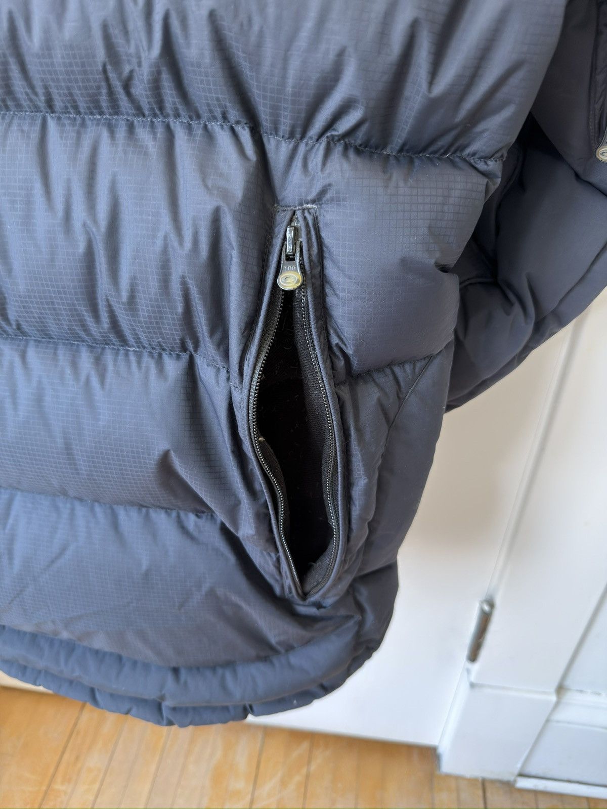 Oakley Oakley AW06 Goose Down Technical Puffer Jacket Dark Size L Size US L / EU 52-54 / 3 - 11 Thumbnail