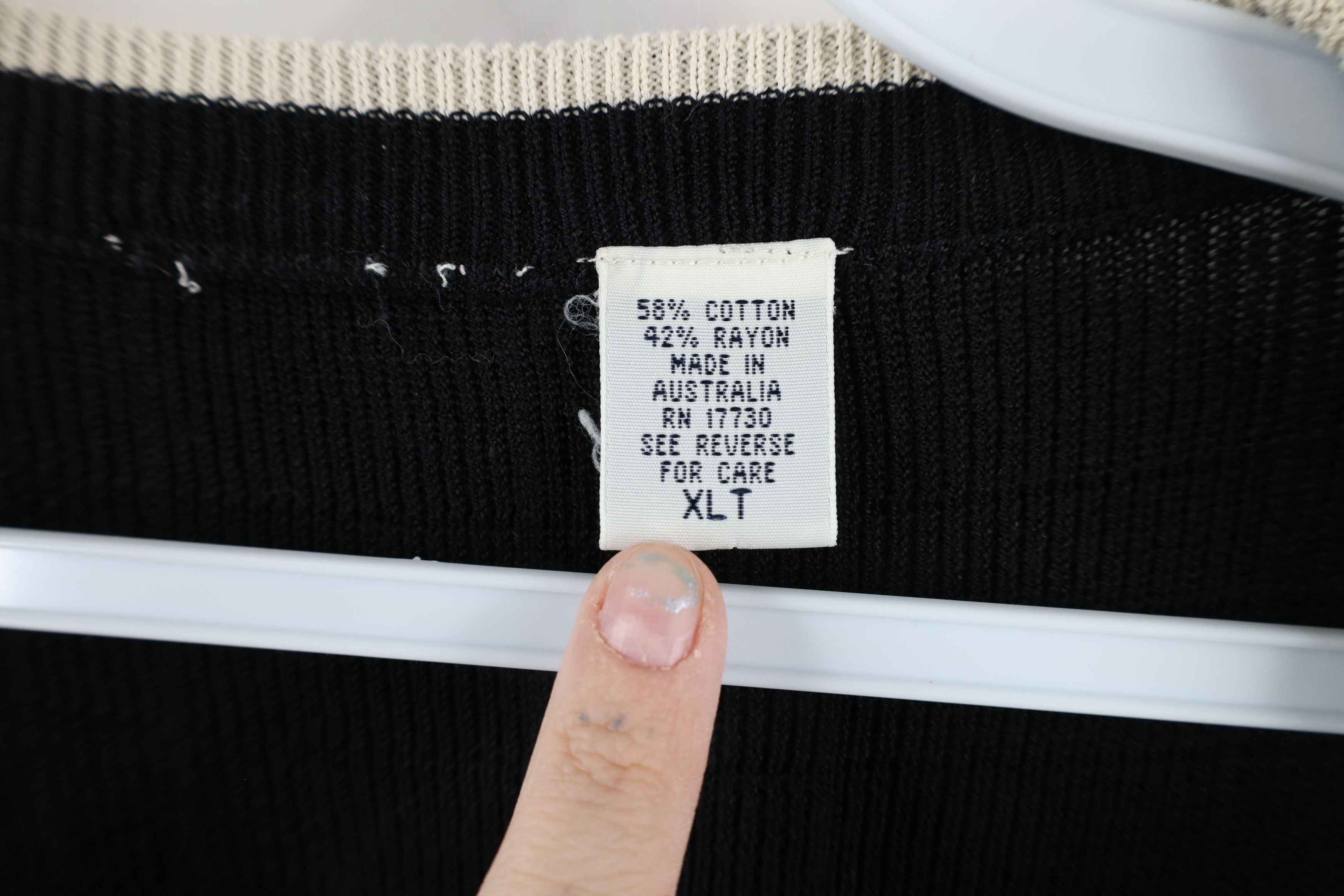Vintage Vintage 90s Streetwear Ribbed Knit V-Neck Sweater Vest Black Size US XL / EU 56 / 4 - 4 Thumbnail