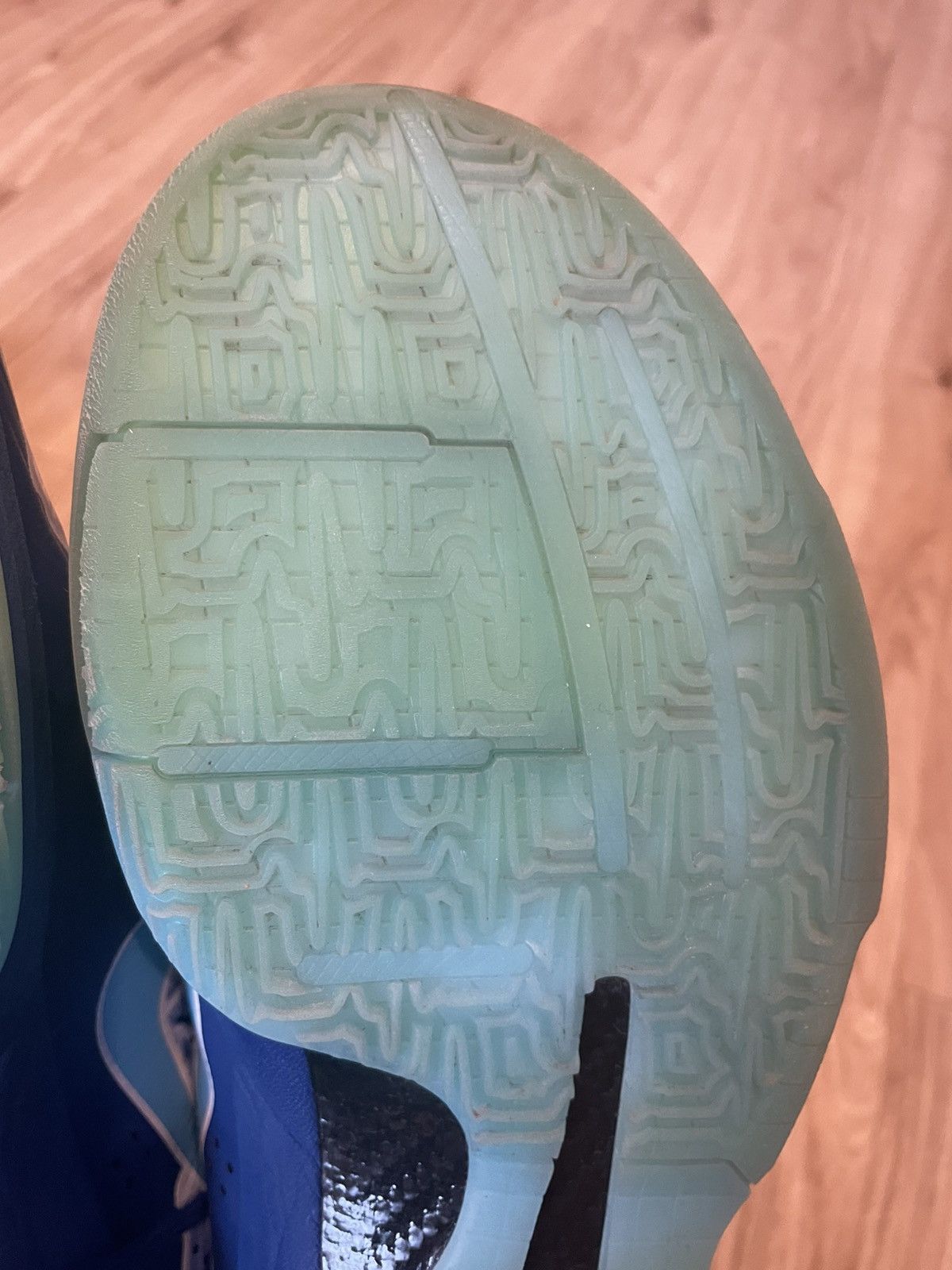 Nike Nike kobe v x-ray Size US 12 / EU 45 - 5 Thumbnail