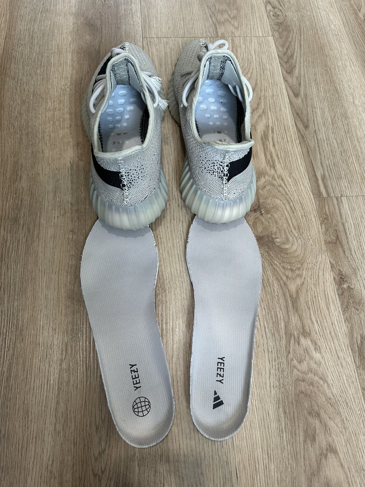 Adidas × Yeezy Yeezys Size US 10 / EU 43 - 6 Thumbnail