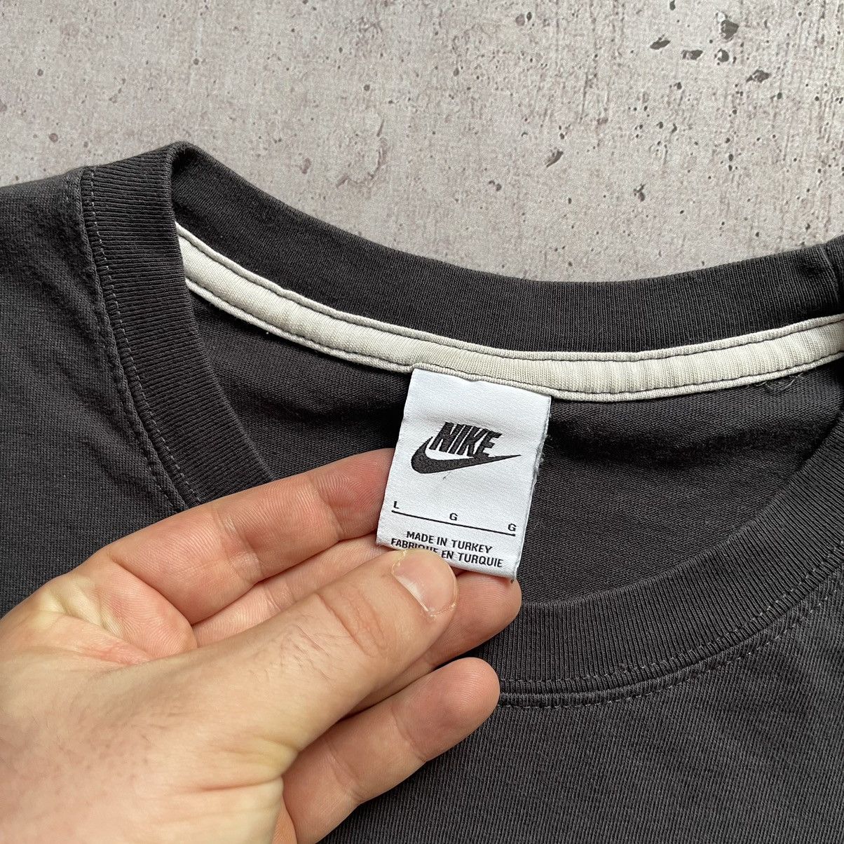 Nike Nike big logo tshirt swoosh y2k vintage Size US L / EU 52-54 / 3 - 5 Thumbnail