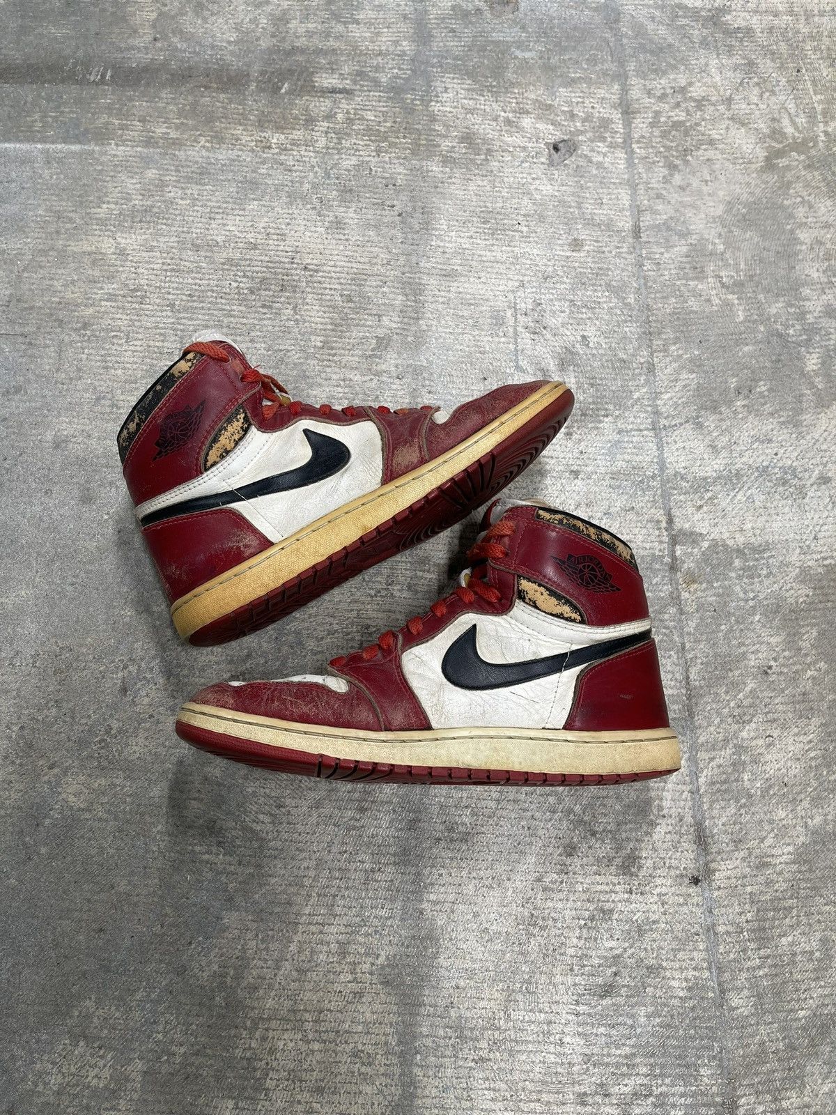 image of Jordan Nike Vintage Original 1985 Jordan 1 High Chicago (Not Wearable) Shoes in Red/White (Size 10)