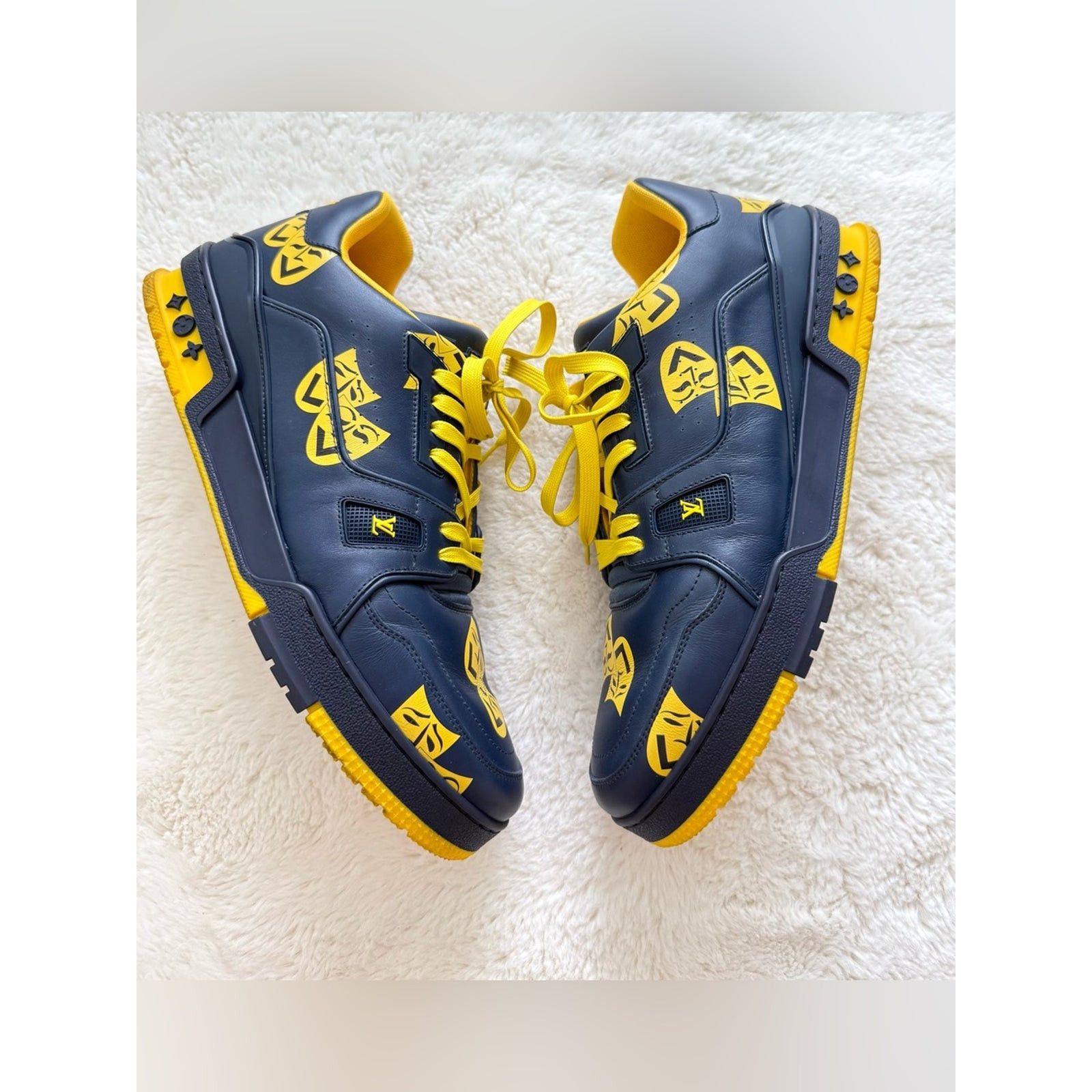 Louis Vuitton Louis Vuitton LV men trainer shoes 10UK or 11US Authentic Size US 11 / EU 44 - 1 Thumbnail
