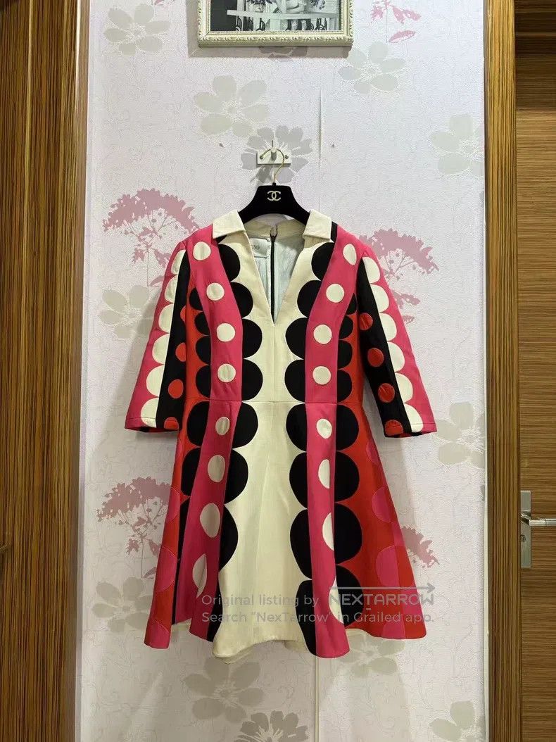 Valentino Valentino dress Size M / US 6-8 / IT 42-44 - 1 Thumbnail