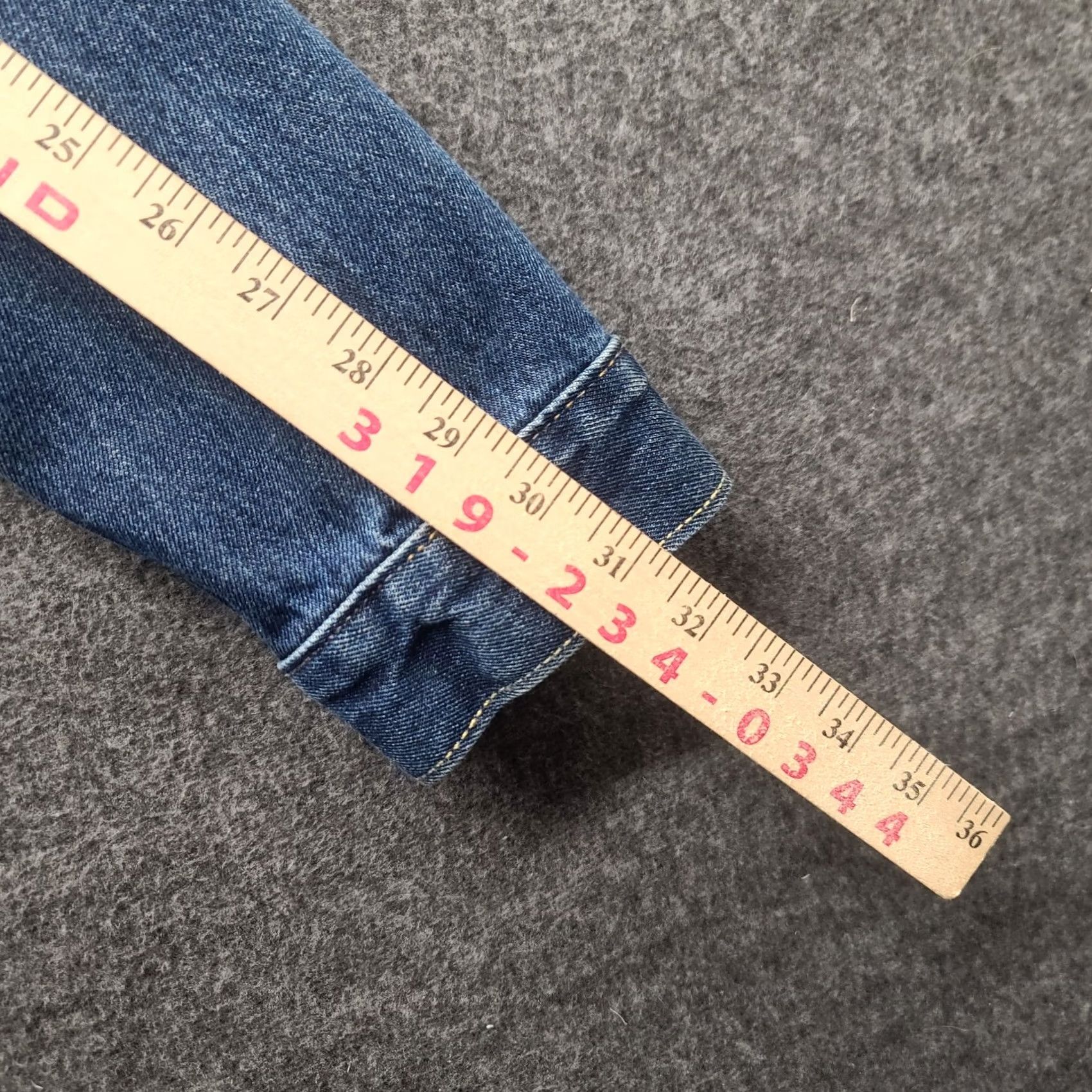 Levi's Levi's Denim Trucker Jacket Mens L Medium Wash Distressed Western Biker 90s Style Jacket Mens Size US L / EU 52-54 / 3 - 6 Thumbnail