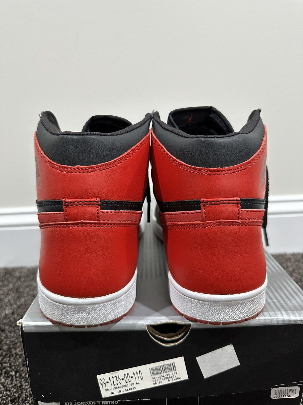 Jordan Brand Air Jordan 1 Retro Bred 2001 Sneakers Size US 11 / EU 44 - 3 Thumbnail
