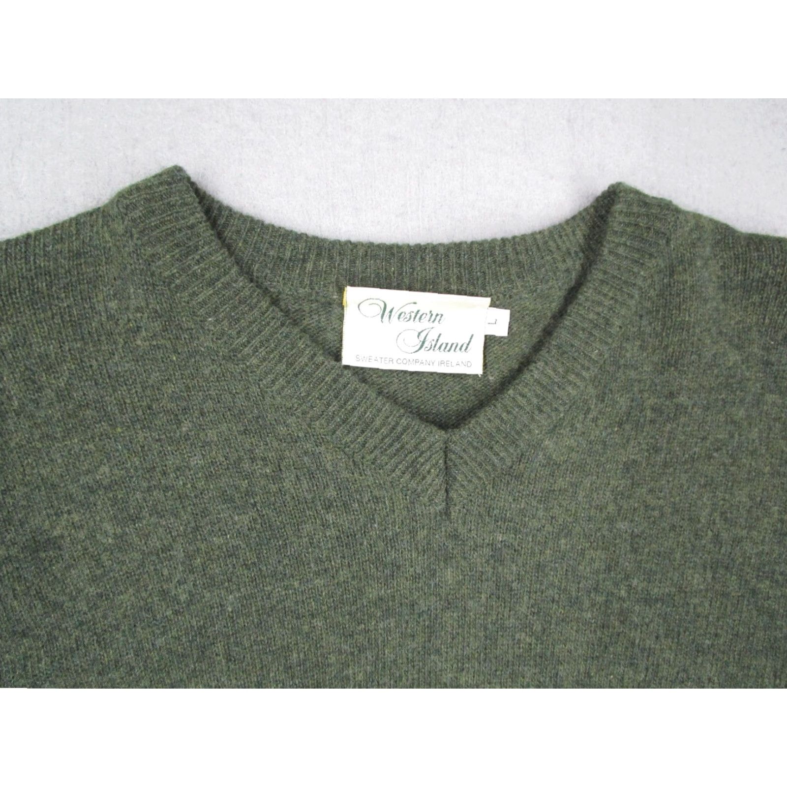 Vintage VINTAGE Western Island Sweater Mens Large Green Heather V-Neck Knit Pullover Wool Nylon Casual Retro Size US L / EU 52-54 / 3 - 2 Thumbnail