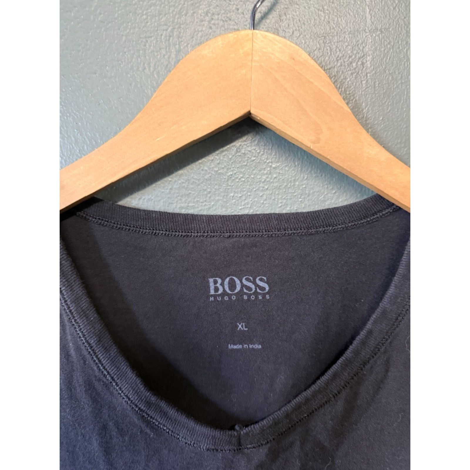 Hugo Boss Hugo Boss Mens Black Short Sleeve V-neck Shirt XL Size US XL / EU 56 / 4 - 3 Thumbnail