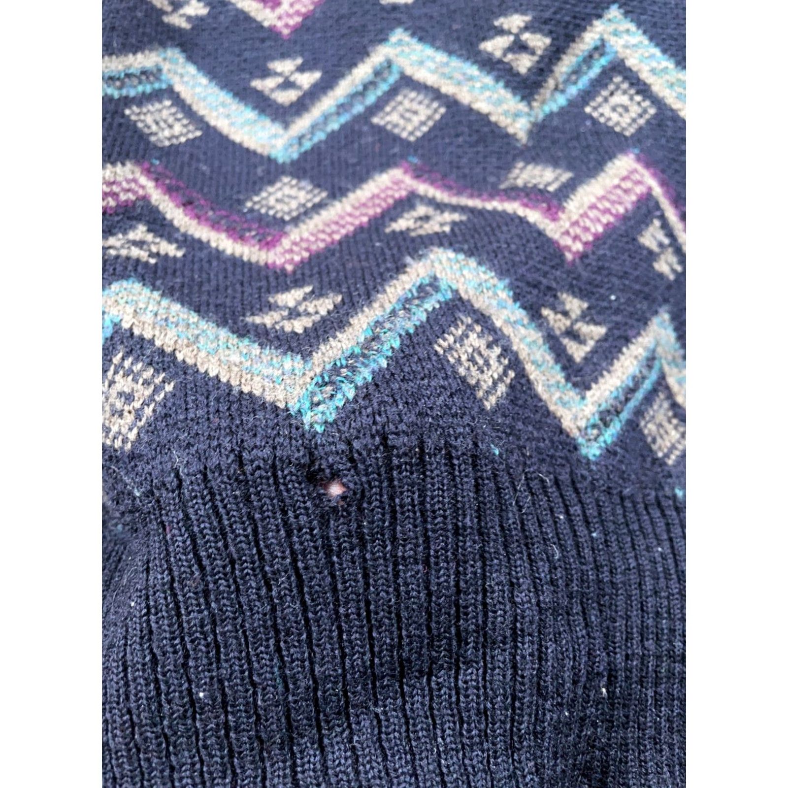 Vintage VINTAGE 90s Wool Blend Sweater Men's M Dark Blue Purple Geometric Italian Knit Pullover Crew Neck Knitwear, Regular Fit, Fall Winter Season, Mens Size US M / EU 48-50 / 2 - 4 Thumbnail