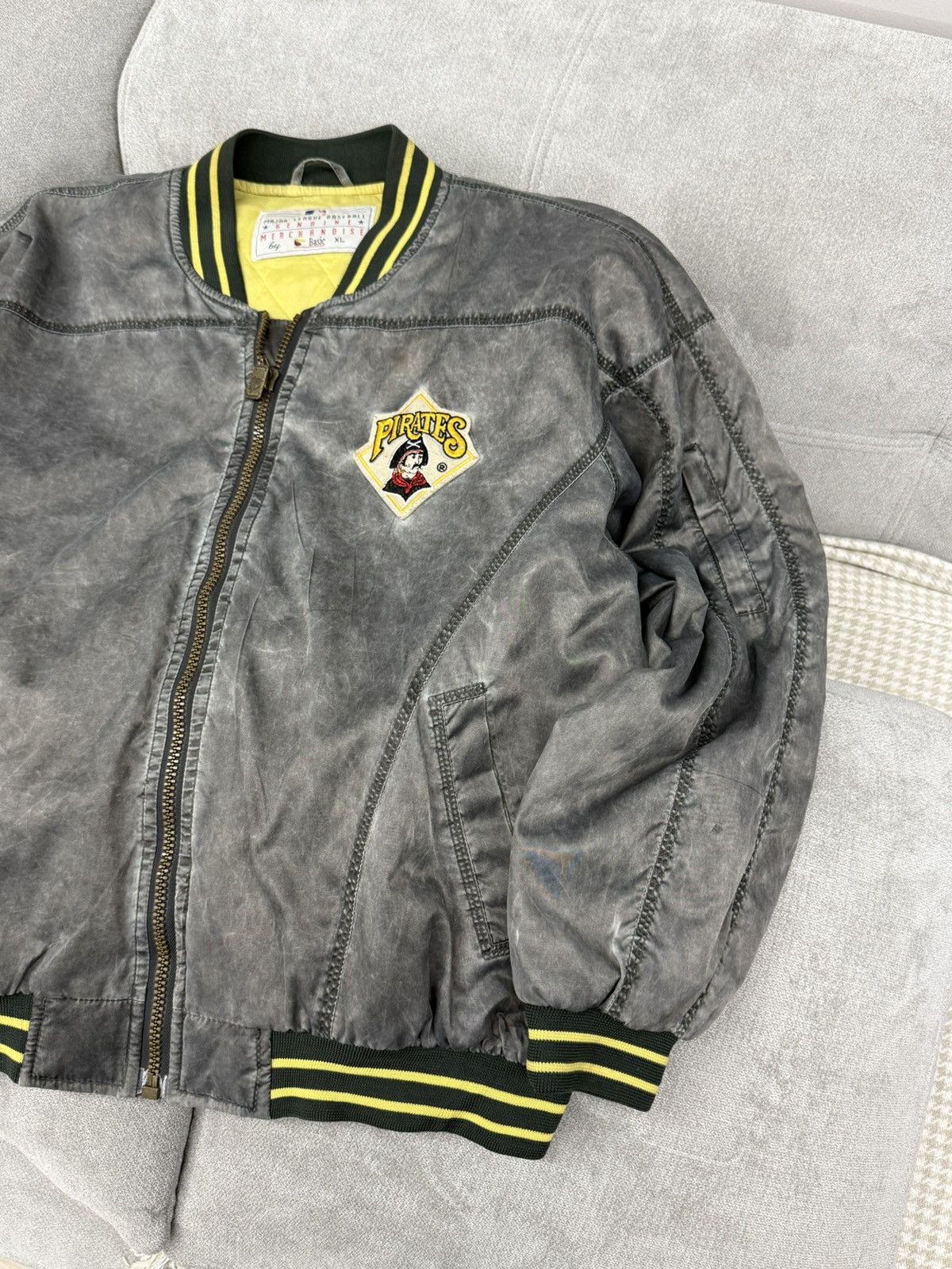 MLB Vintage Pirates Pittsburgh Baseball Nylon Bomber Jacket Size US XL / EU 56 / 4 - 7 Thumbnail