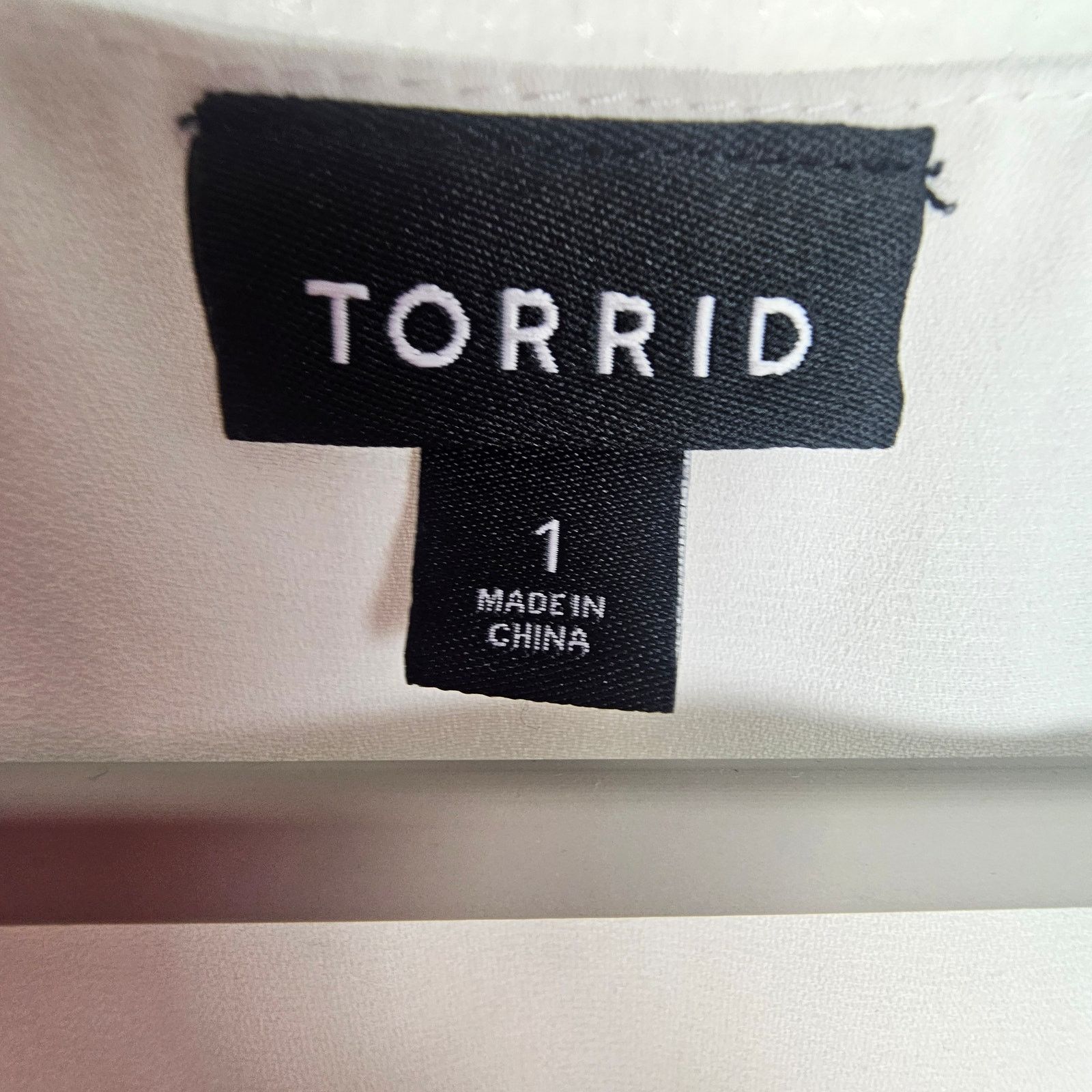 Torrid Torrid Flowy V-Neck Tank Top Plus Size 1X Minimalist Summer Size XL / US 12-14 / IT 48-50 - 5 Thumbnail