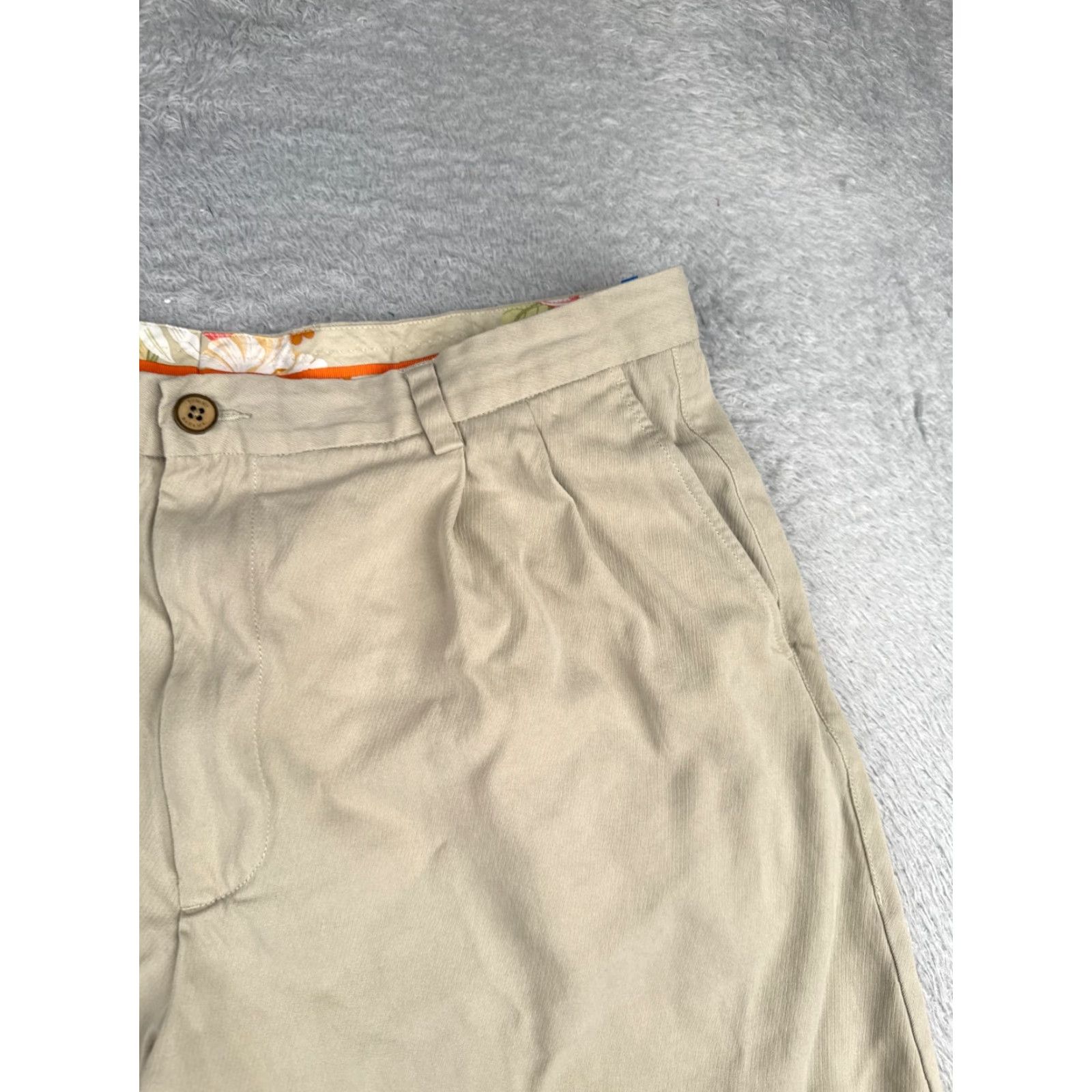 Tommy Bahama Tommy Bahama Shorts Men 36 Beige Bermuda Silk Blend Pleated Beach Vacation 36x9 Size US 36 / EU 52 - 5 Thumbnail