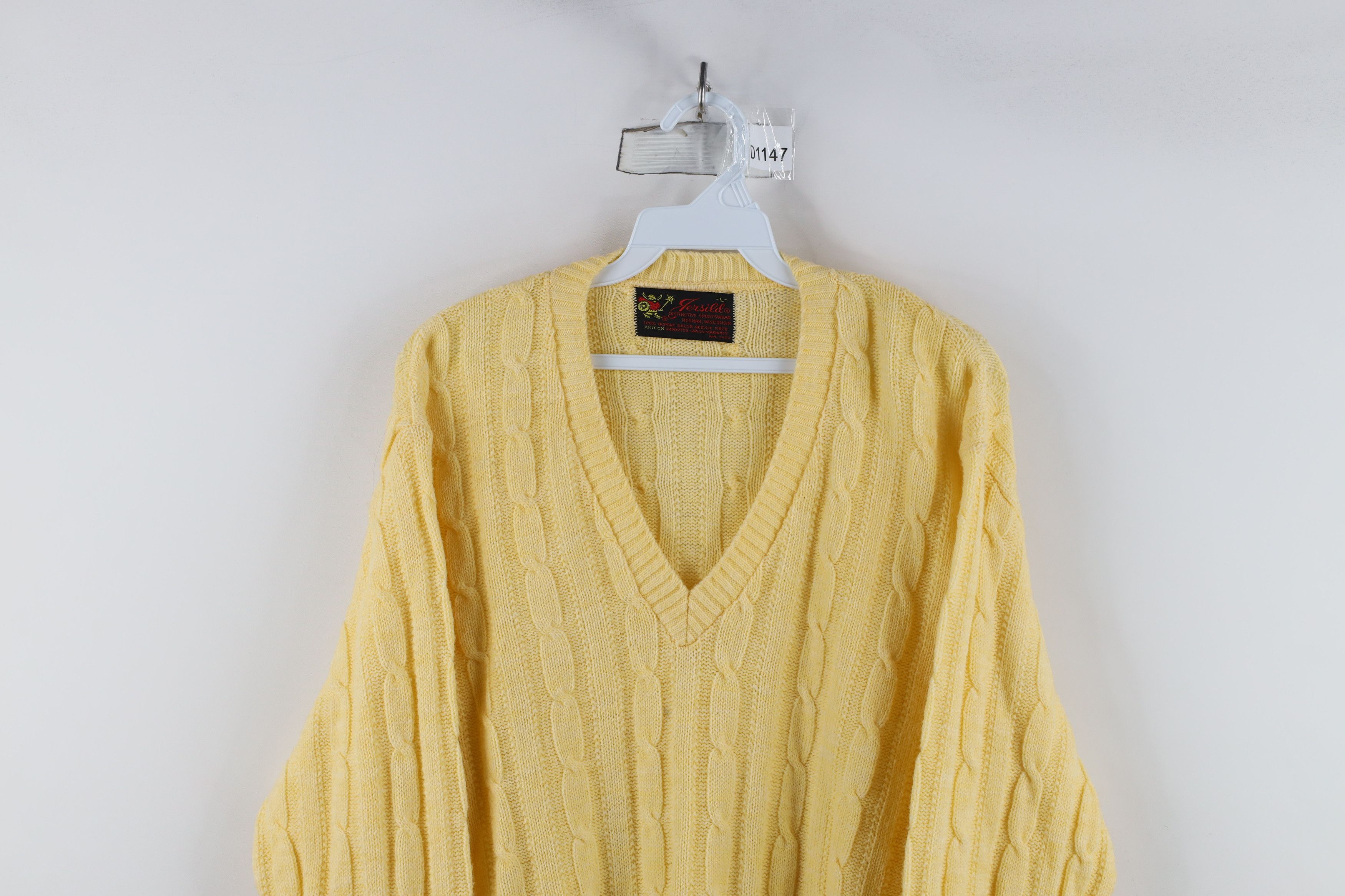 Vintage Vintage 70s Streetwear Cable Knit V-Neck Sweater Yellow USA Size US L / EU 52-54 / 3 - 2 Thumbnail