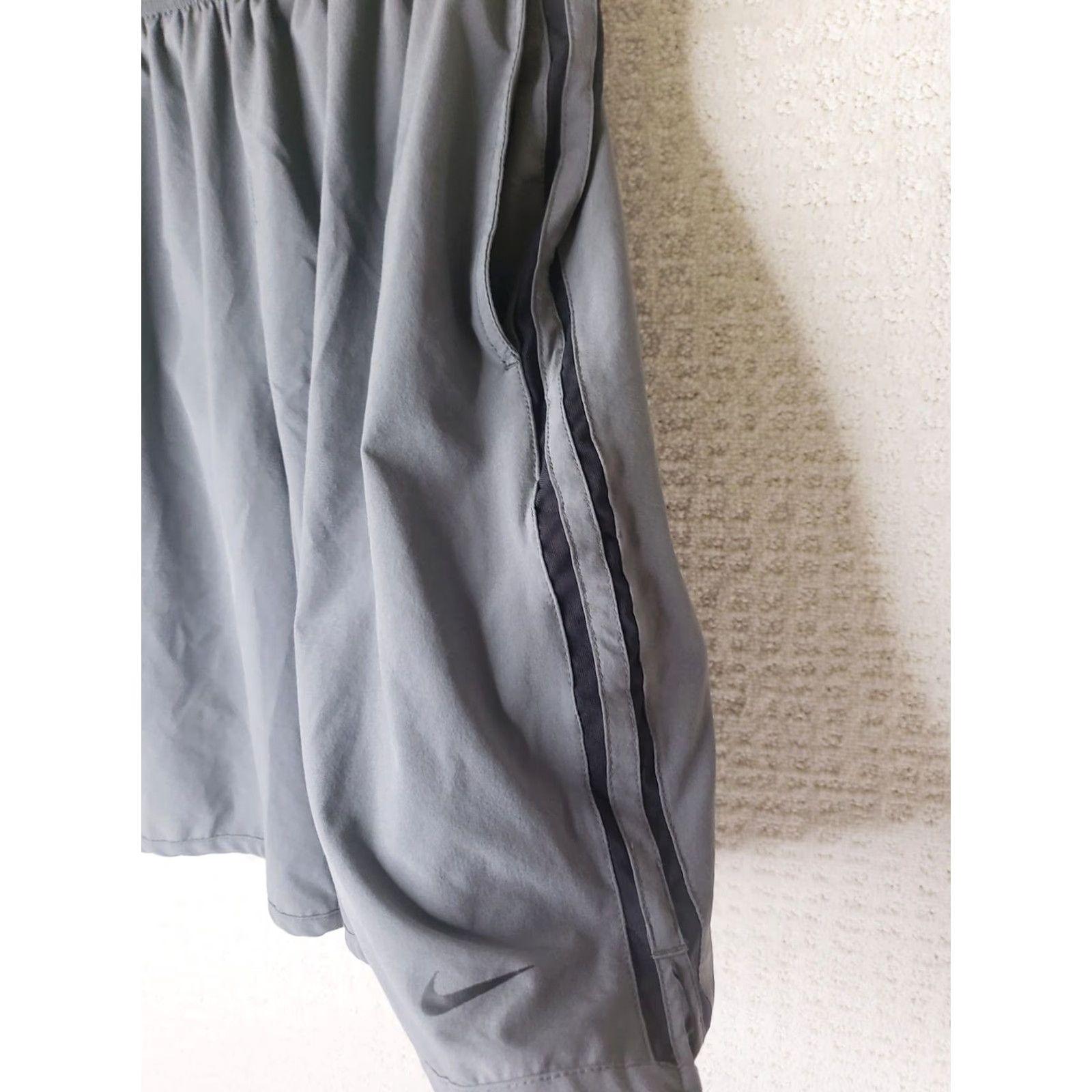 Nike Nike Men’s Flex Stride 9” Brief Lined Running Shorts Gray Size M Size US 31 - 5 Thumbnail