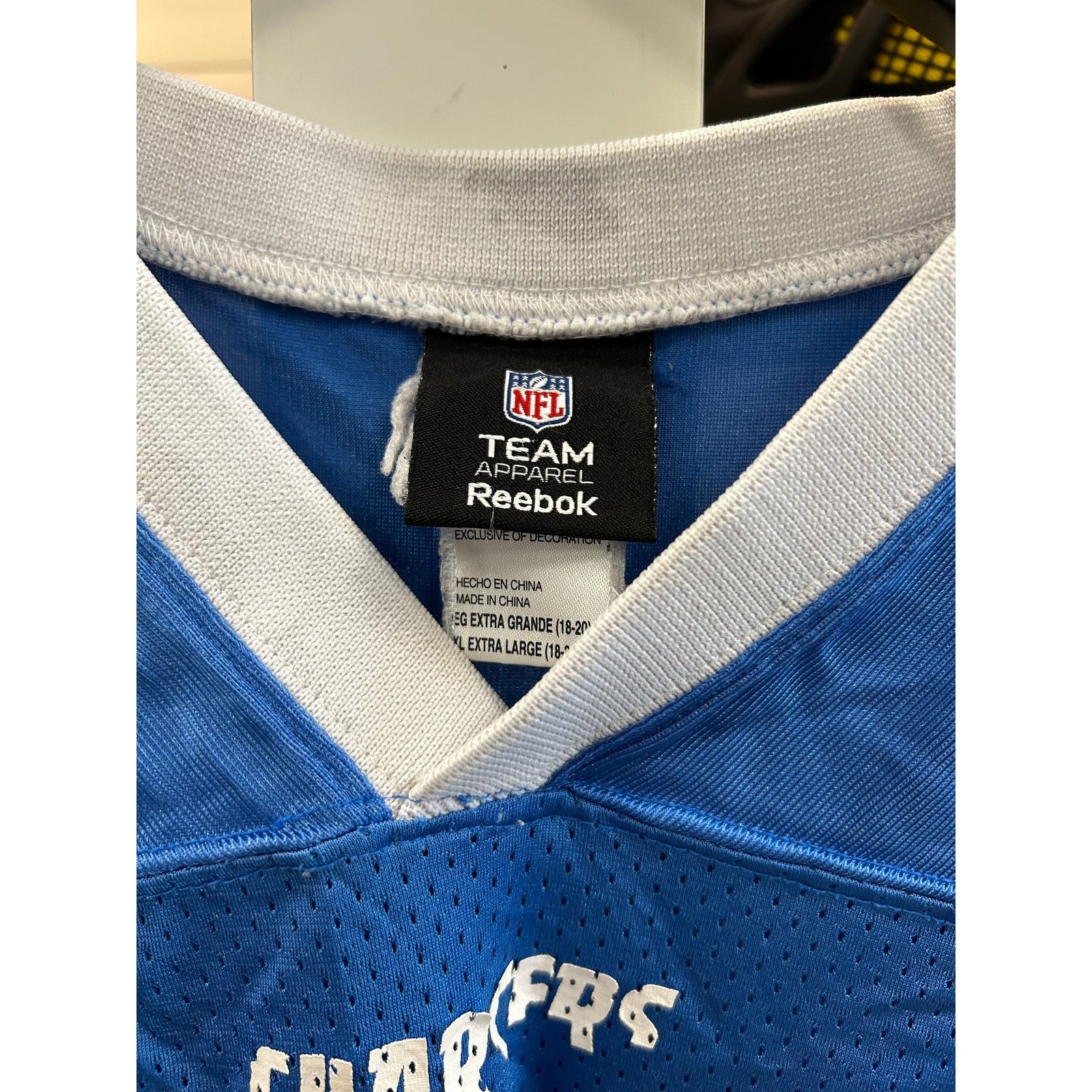 Reebok San Diego Chargers LaDainian Tomlinson #21 jersey XL B12 Size US XL / EU 56 / 4 - 6 Thumbnail