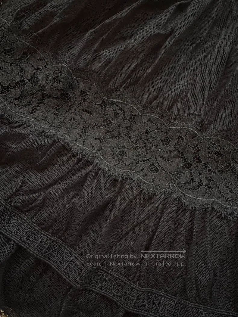 Chanel Chanel Black lace cake skirt Size 42" / US 20 - 4 Thumbnail