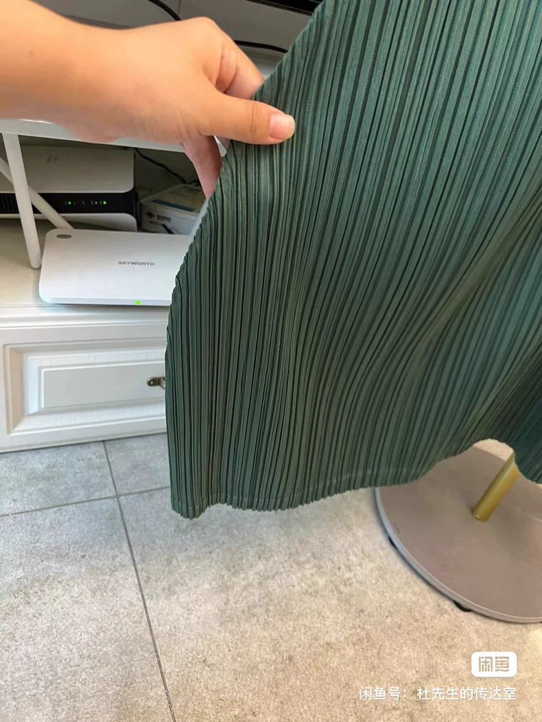 Issey Miyake Issey Miyake size:3 Dark green pleated dress Size XS / US 0-2 / IT 36-38 - 3 Thumbnail