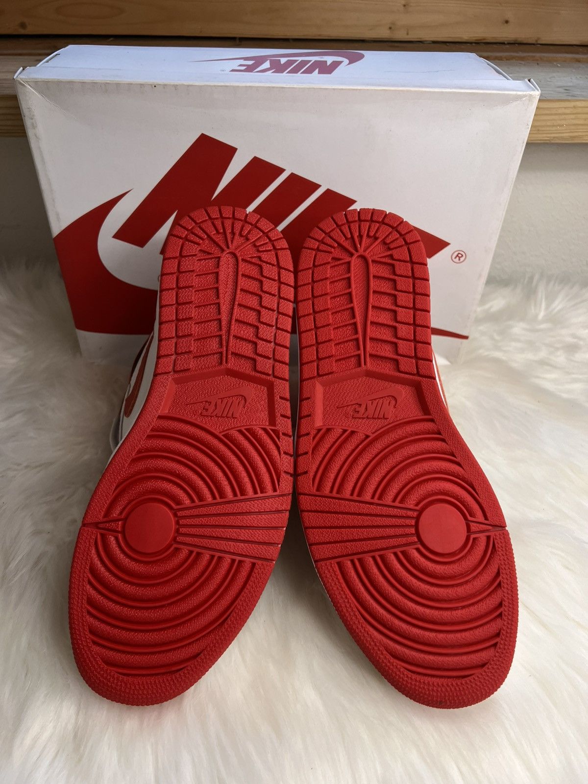 Jordan Brand JORDAN 1 Retro High OG "Heritage" with Defect Size US 10 / EU 43 - 6 Thumbnail