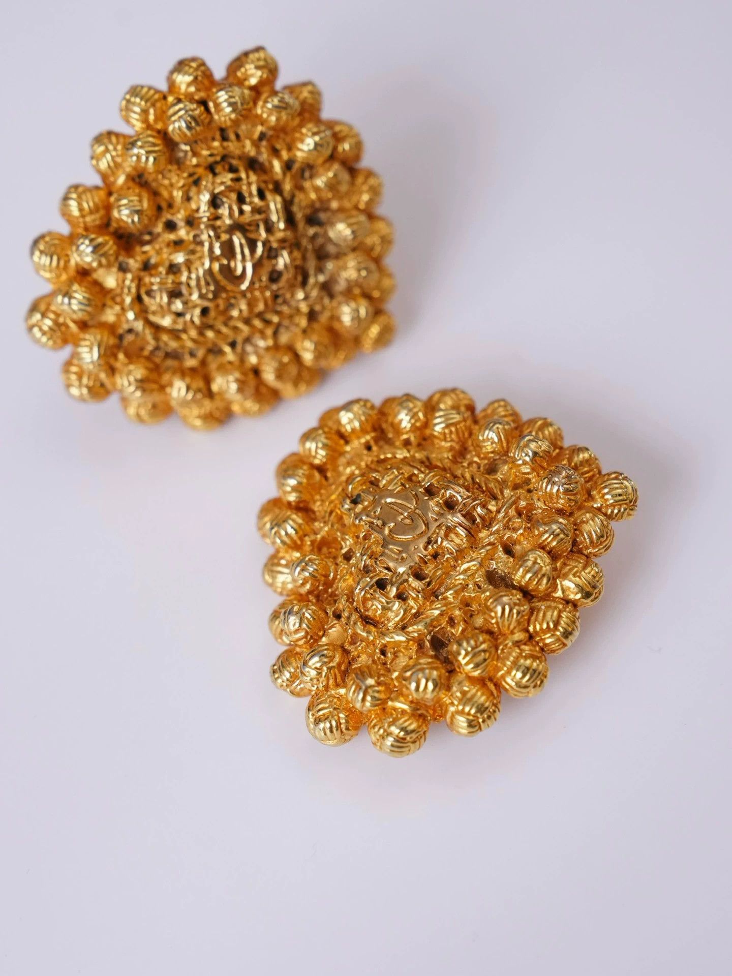 Christian Lacroix Christian Lacroix Baroque Knotted Gold Heart Earrings Size ONE SIZE - 7 Thumbnail