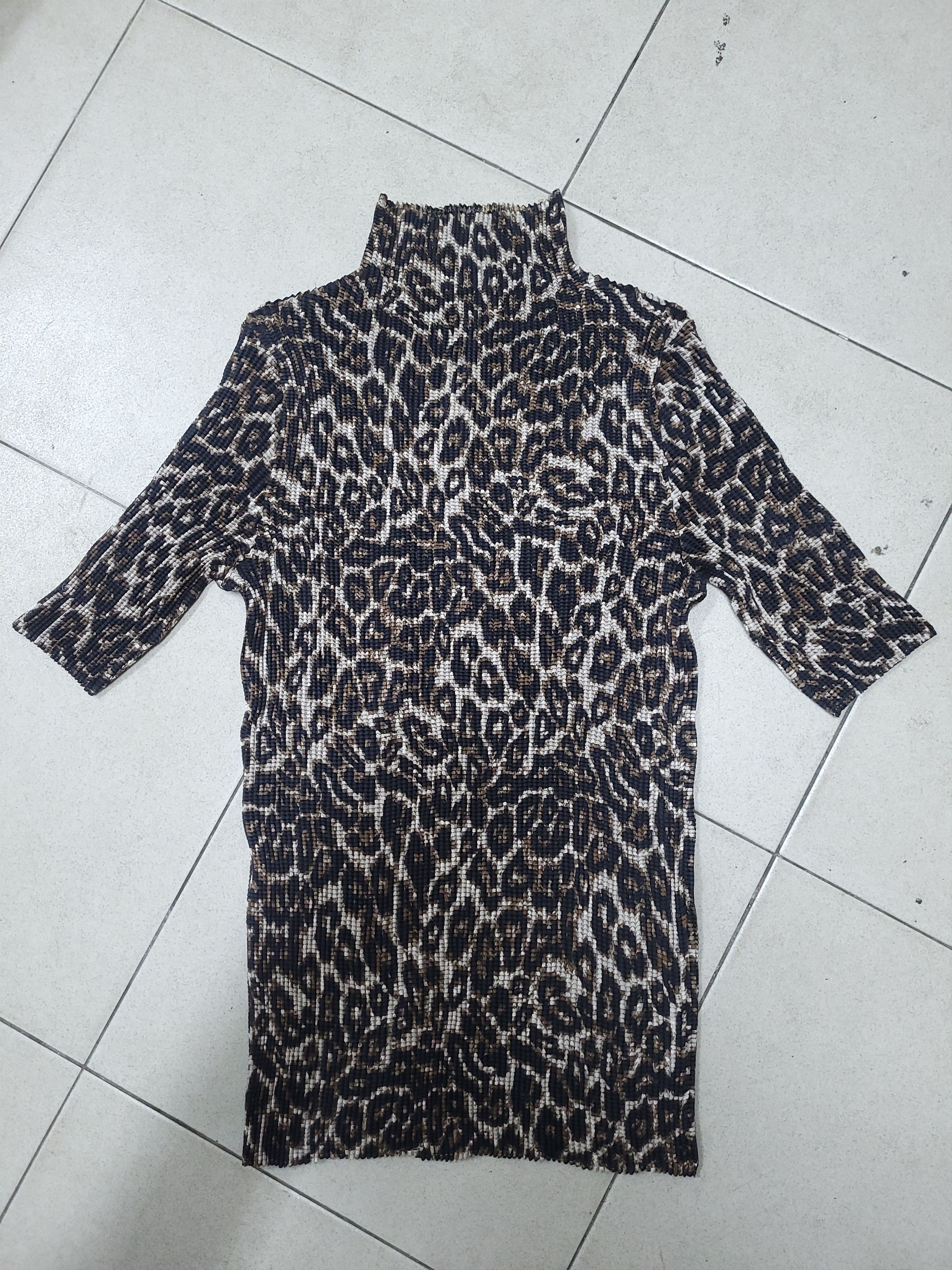 Designer × Japanese Brand LEOPARD Pattern. SPECCHIO Pleats Tops Size S / US 4 / IT 40 - 2 Thumbnail