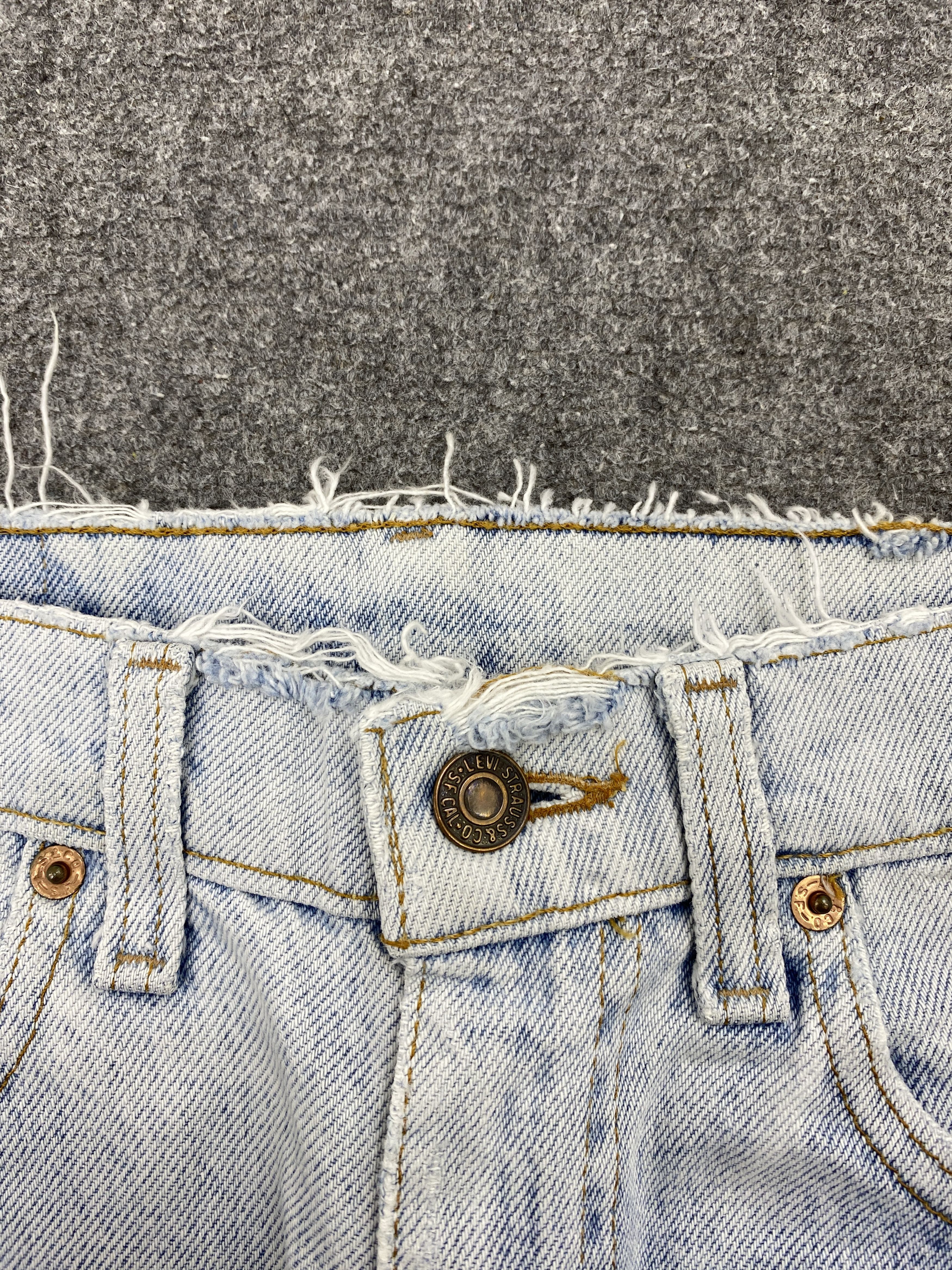 Levi's × Vintage Vintage 90s Levis 505 Light Blue Washed Denim Jeans Size US 31 - 11 Thumbnail