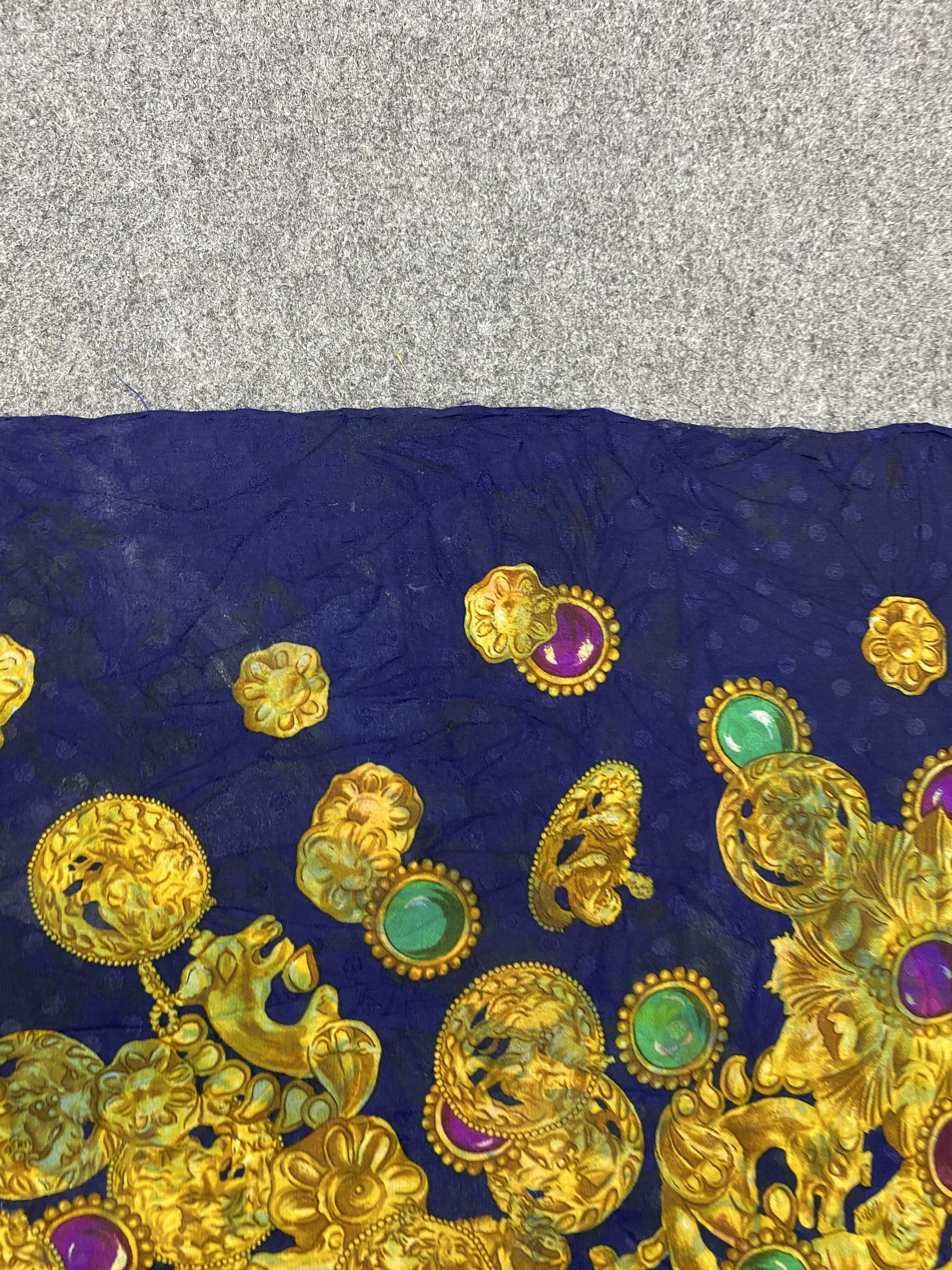 Yves Saint Laurent Yves Saint Laurent Silk Scarf / Silk Shawl SN0260 Size ONE SIZE - 11 Thumbnail
