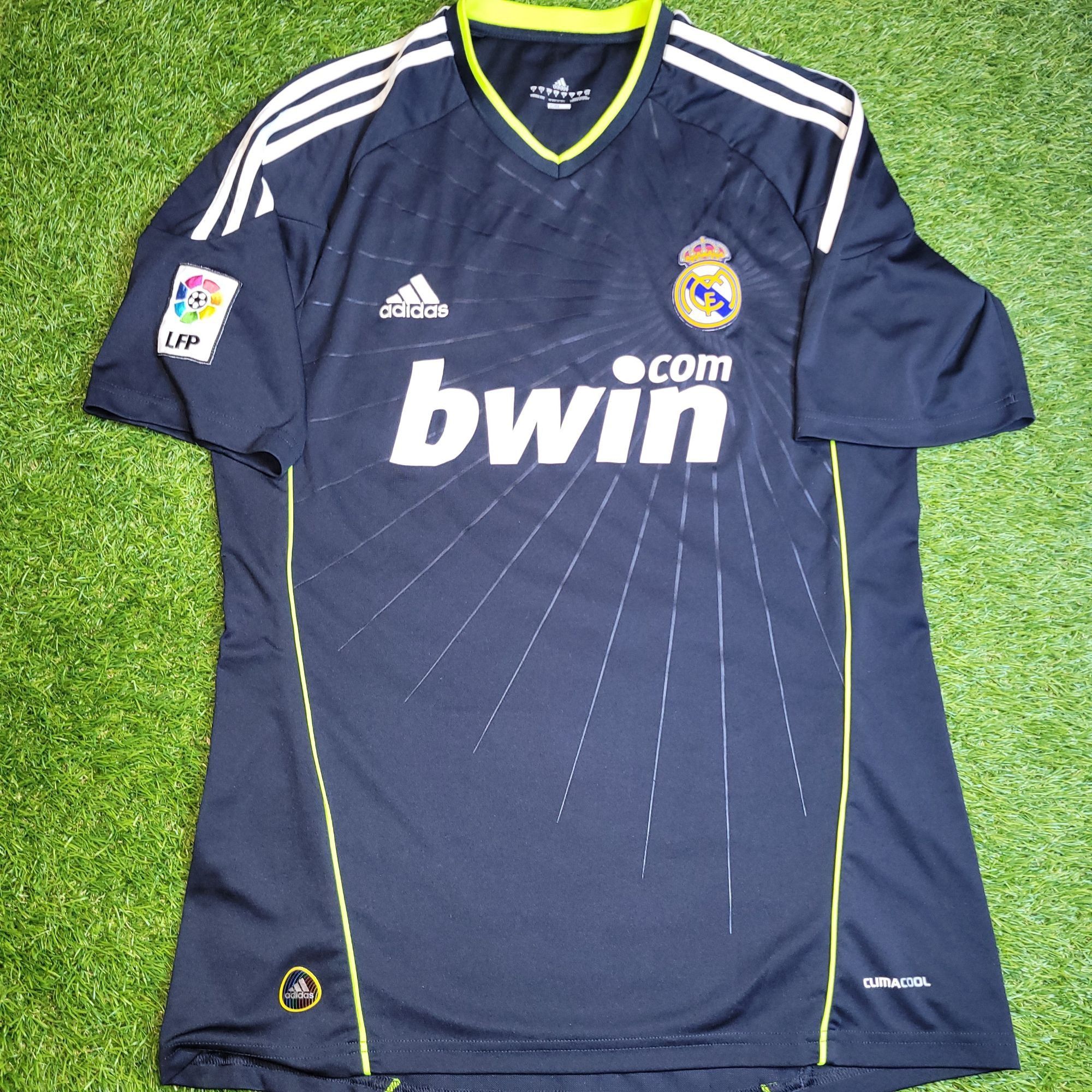 Adidas Cristiano Ronaldo Real Madrid 2010 2011 Away Soccer Jersey M Size US M / EU 48-50 / 2 - 2 Thumbnail