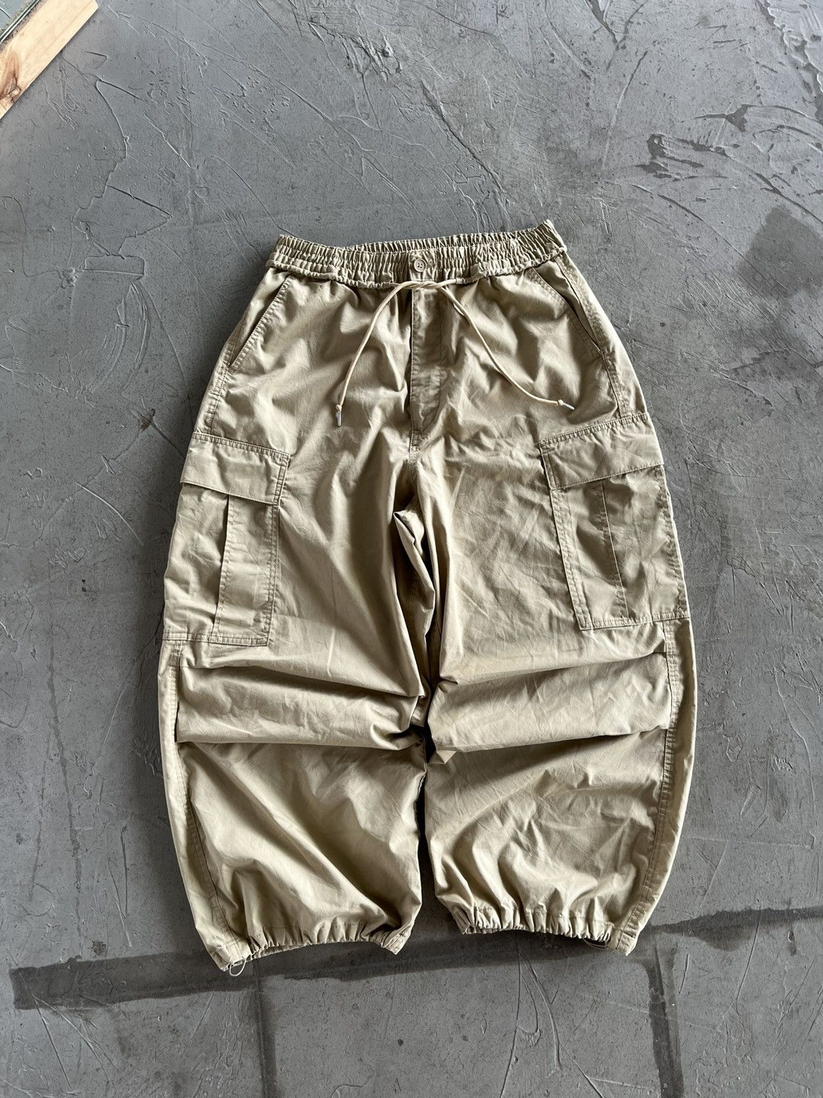 GU × Japanese Brand × Yohji Yamamoto Gu Ballon Parachute Cargo Yohji Yamamoto Style Pants Size US 34 / EU 50 - 1 Thumbnail