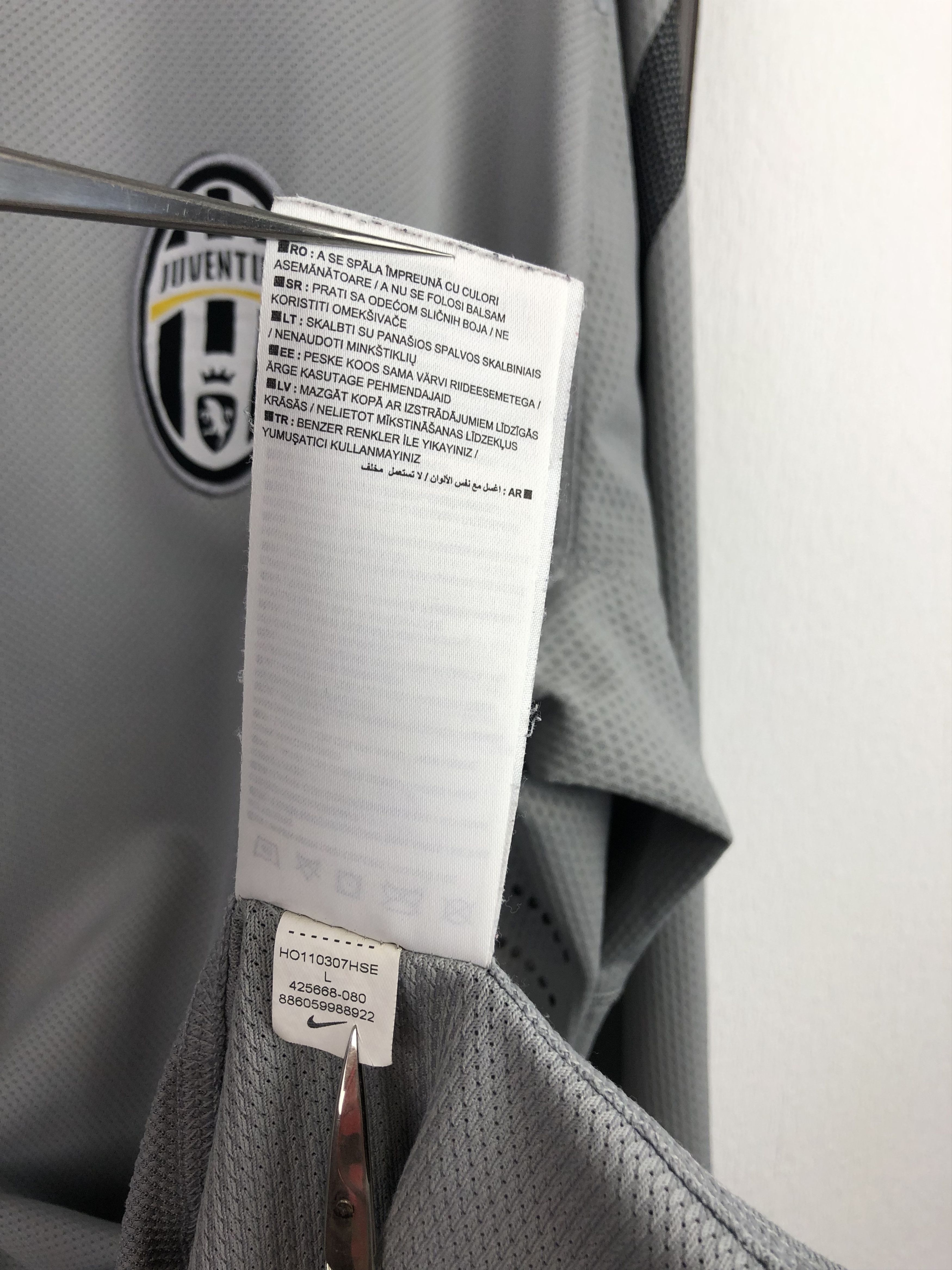 Nike Juventus Goalkeeper shirt Goalkeeper Player Issue Jersey Size US XL / EU 56 / 4 - 14 Thumbnail