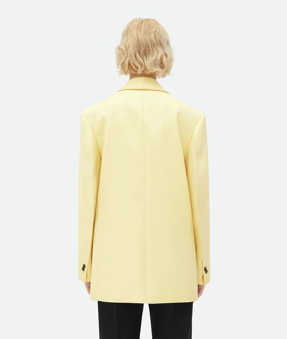 Bottega Veneta o1w1db10925 Compact Shawl Collar Wool Jacket in Chamomile Size L / US 10 / IT 46 - 3 Thumbnail