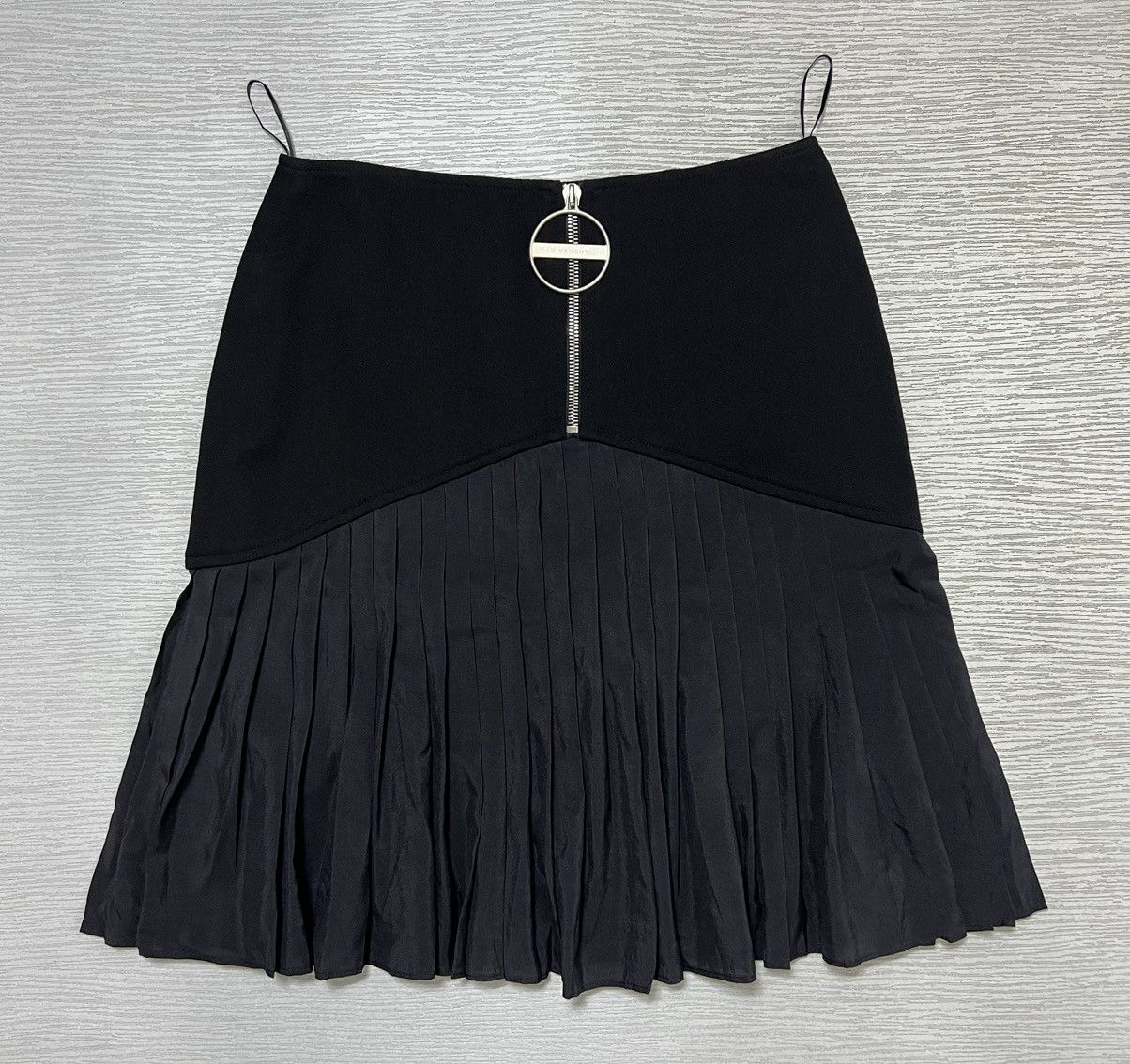 Givenchy Givenchy - A/W 18’ - Wool Zipped Pleated Skirt Size 25" / US 0 / IT 36 - 1 Thumbnail